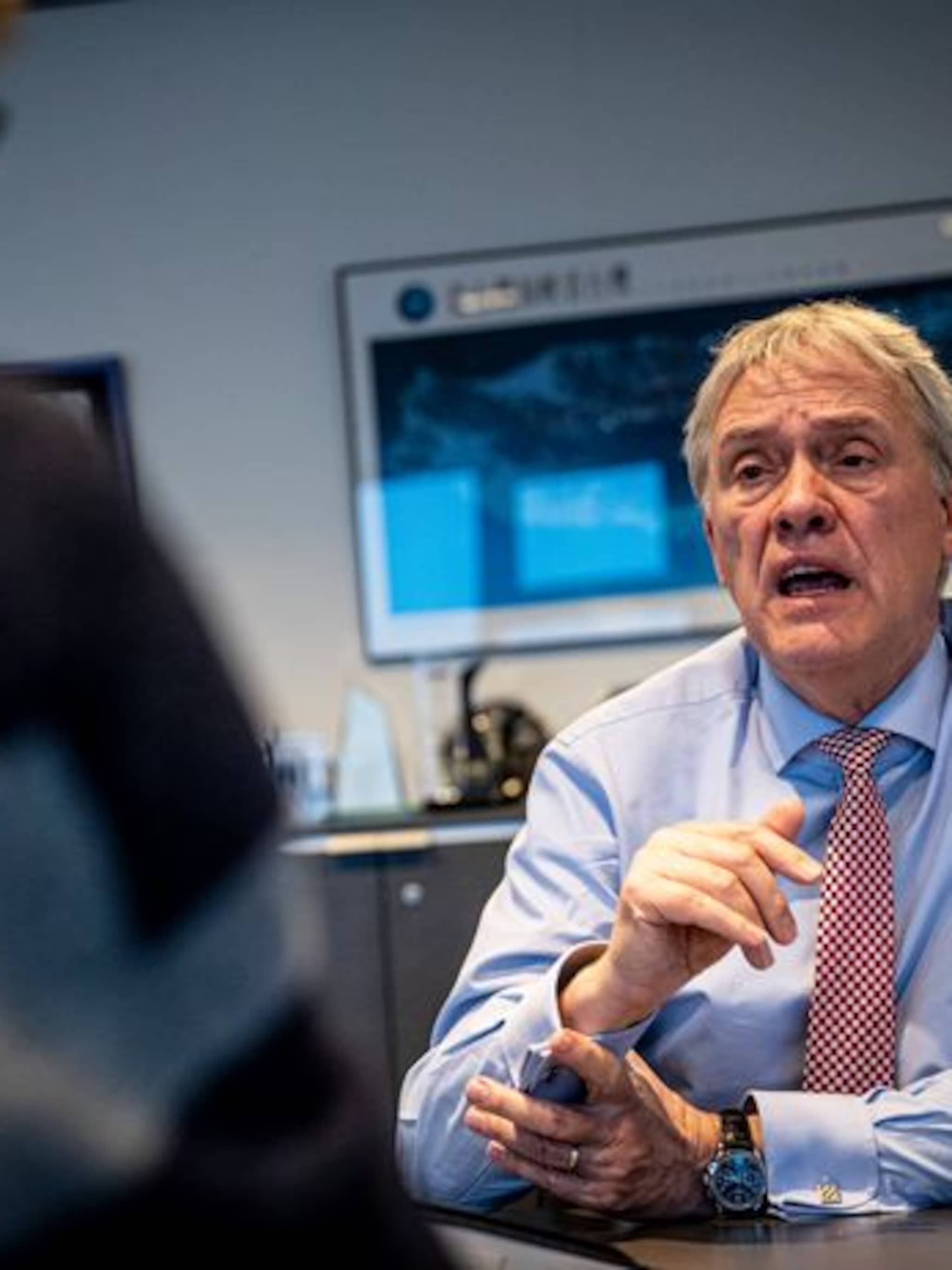 kabinetsadviseur peter wennink alle partijleiders met spoed in actie tegen dreigende stilstand economie