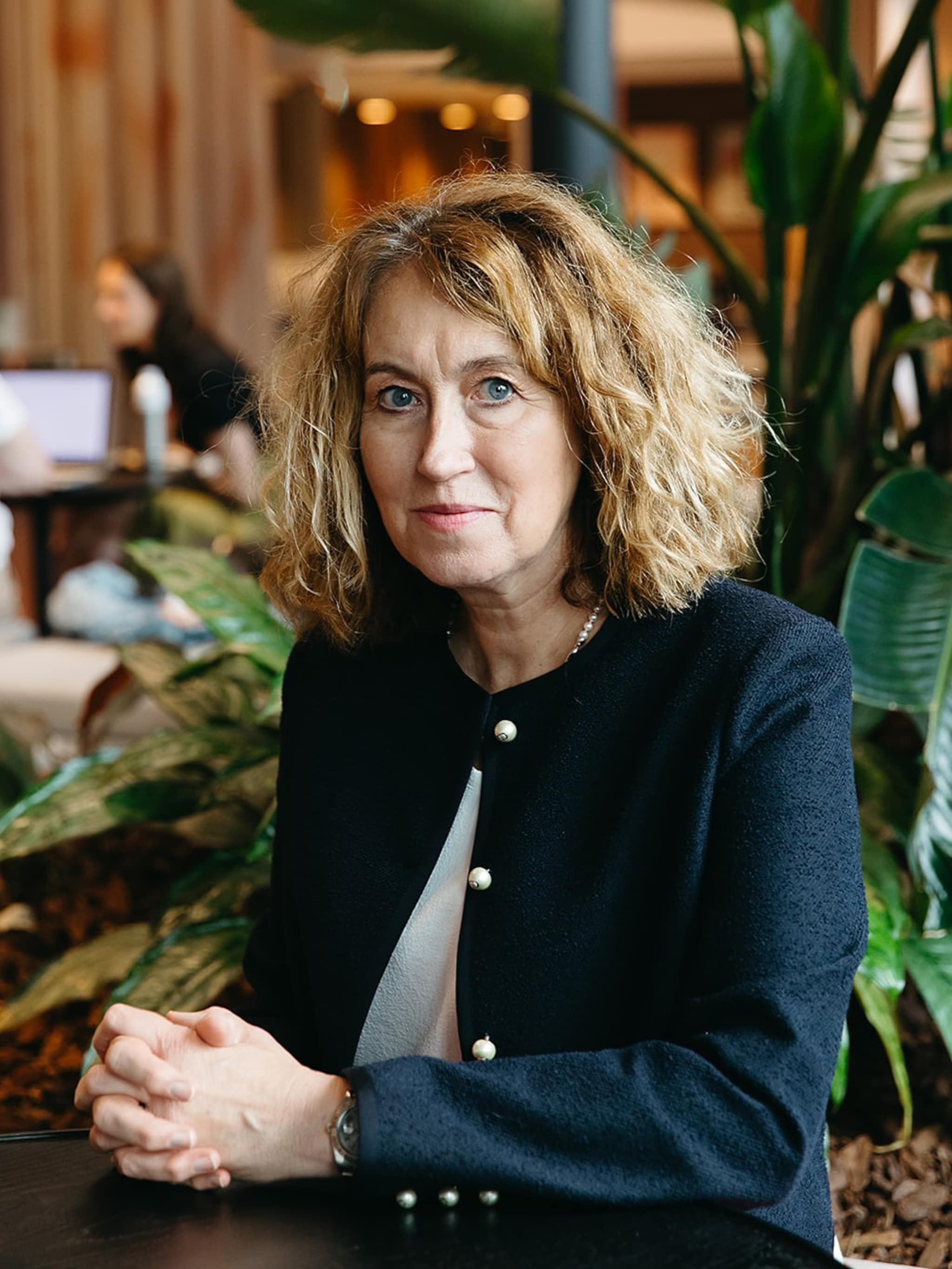 ceo postnl herna verhagen op afscheidstournee