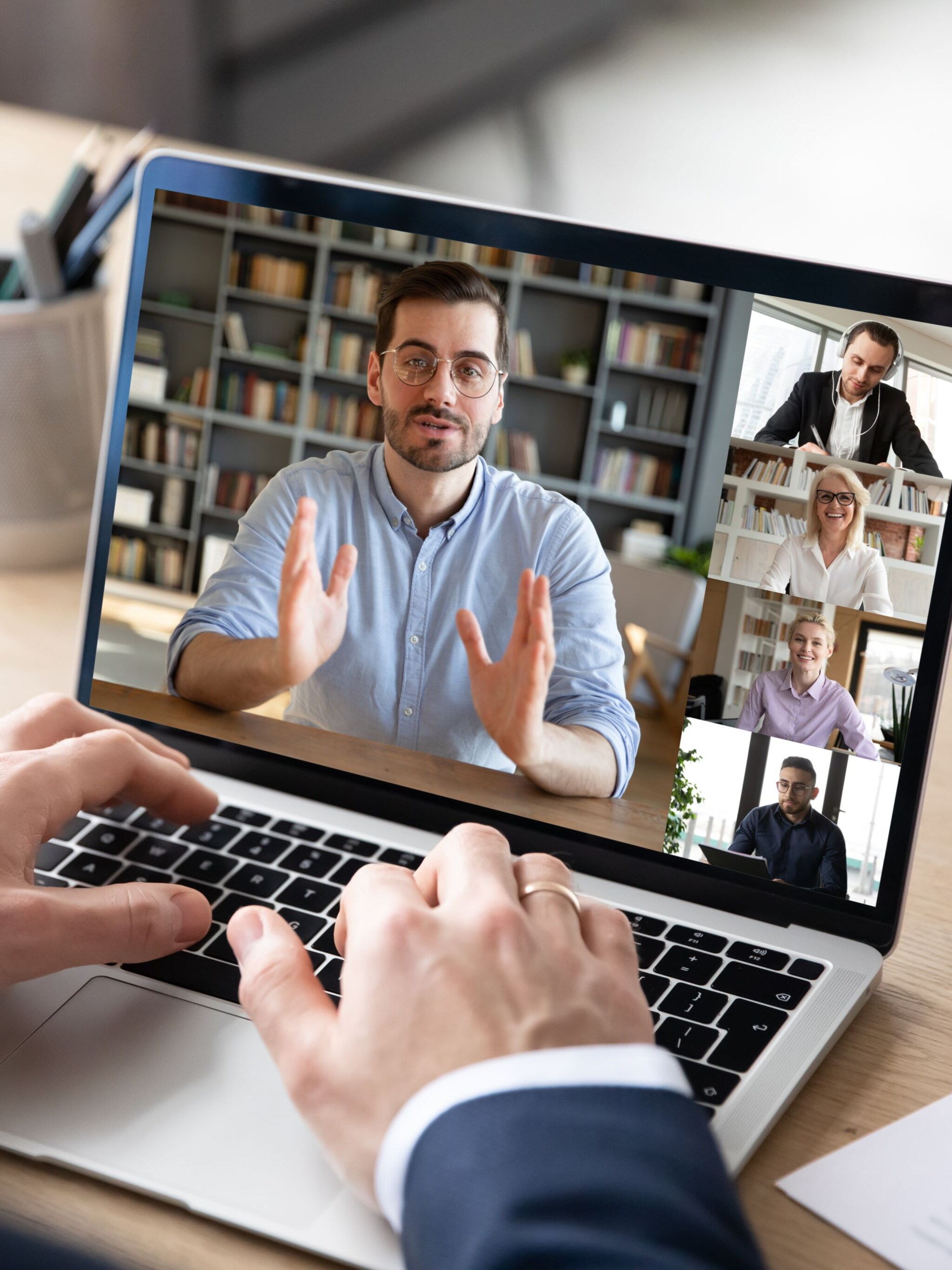 in een videocall jouw zoom achtergrond beinvloedt hoe betrouwbaar je overkomt