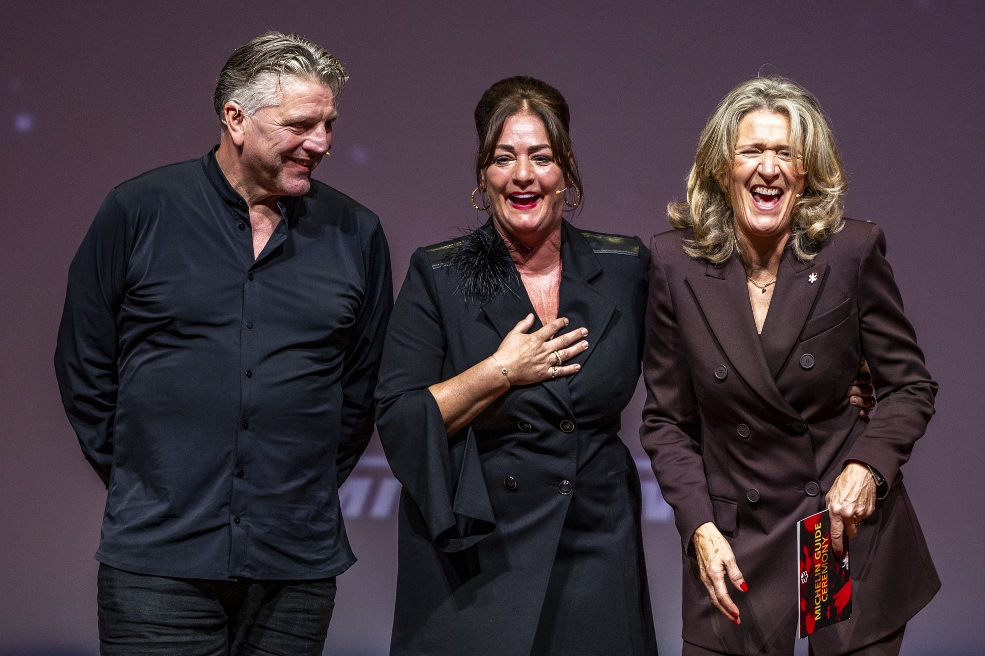 Jonnie en Therese Boer behouden hun drie Michelinsterren, zo werd maandag bekend. Jonnie en Therese Boer (beiden links op de foto) behouden hun drie Michelinsterren, zo werd maandag bekend. Foto:  ANP