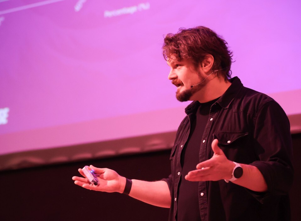 Aragorn Meulendijks, futurist / spreker/ ‘Ondanks dat het volledig voorbij is gegaan aan de grote massa, was 2024 het jaar waarin humanoïde robotica lichtjaren vooruit is gesprongen’, schrijft Aragorn Meulendijks.