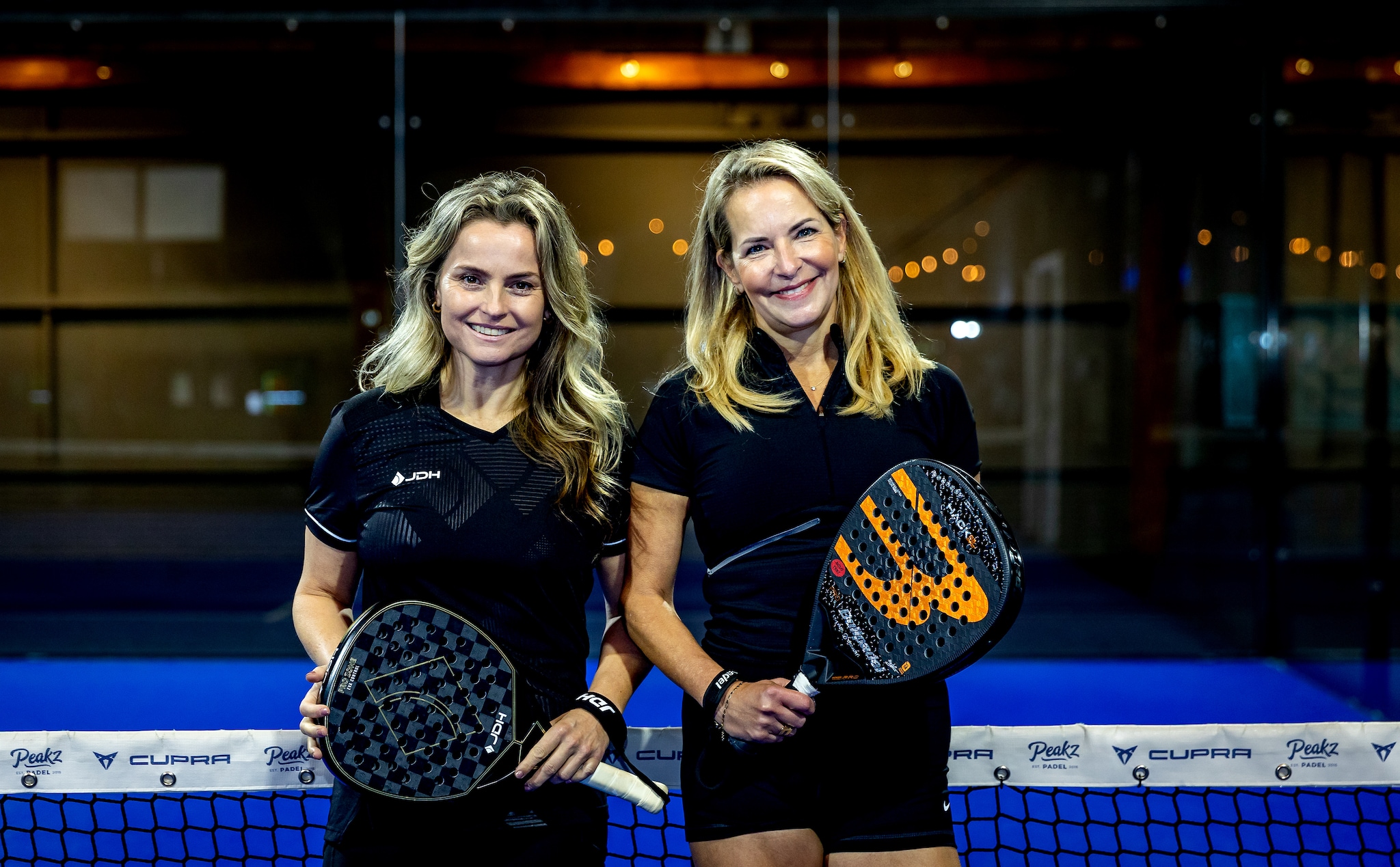 Fatima Moreira de Melo en Nancy Steutel van Exact tijdens de opnames voor de Ondernemer en BusinessWise in Peakz Padel in Den Haag. Foto Bart Hoogveld Bart Hoogveld