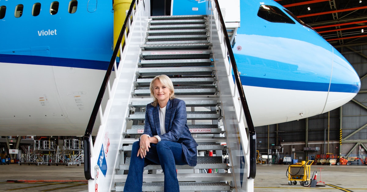 Hoe KLM-topvrouw Marjan Rintel op tv had móeten reageren op het winterweer, weet Cor Hospes