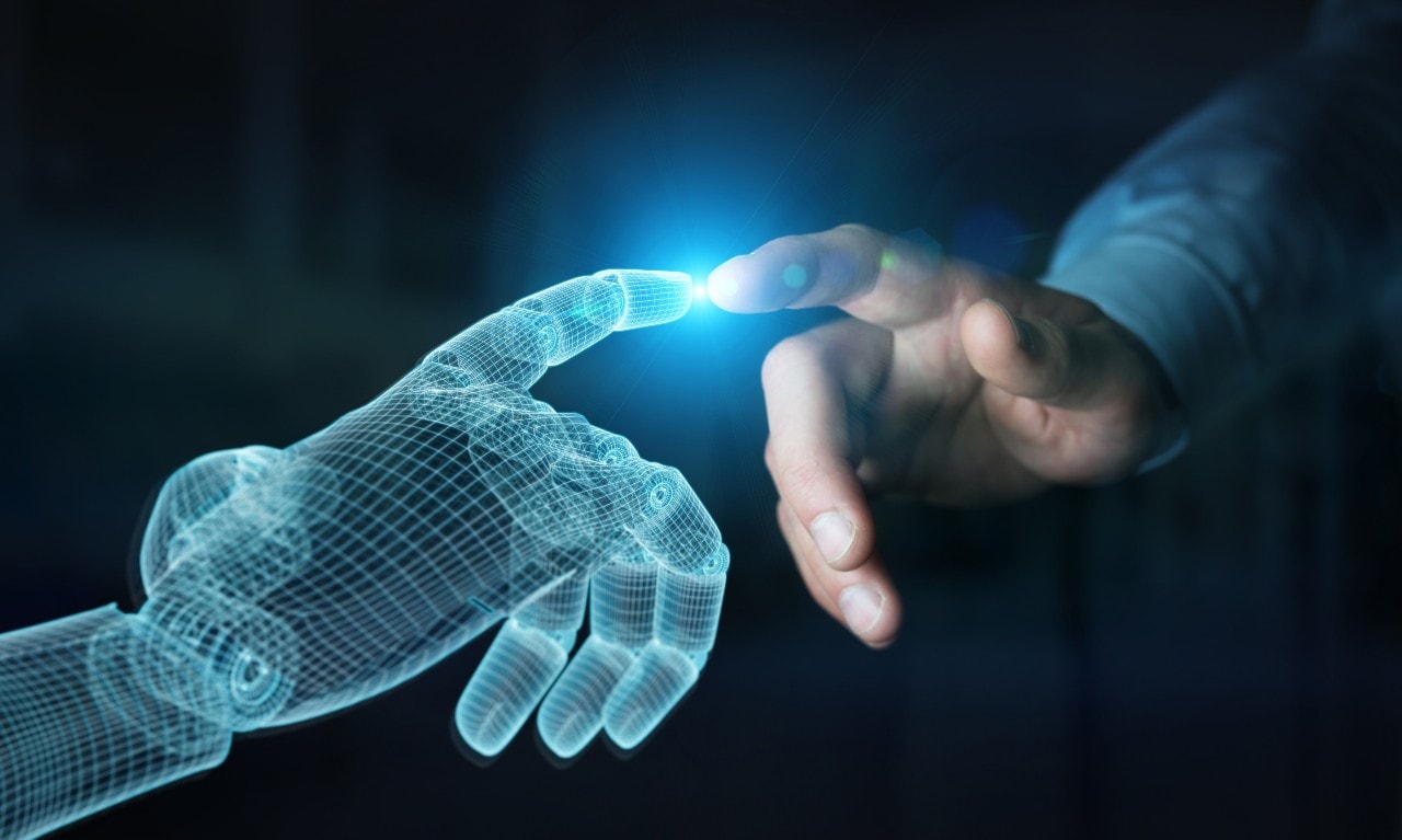 Robothand, mensenhand: AI-agents. Afbeelding: Shutterstock