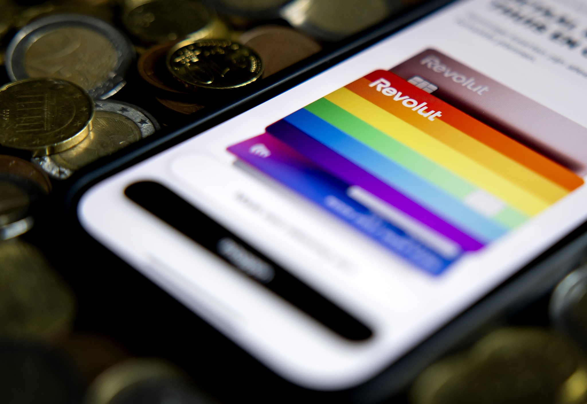 De app van onlinebank Revolut op een mobiele telefoon. ANP