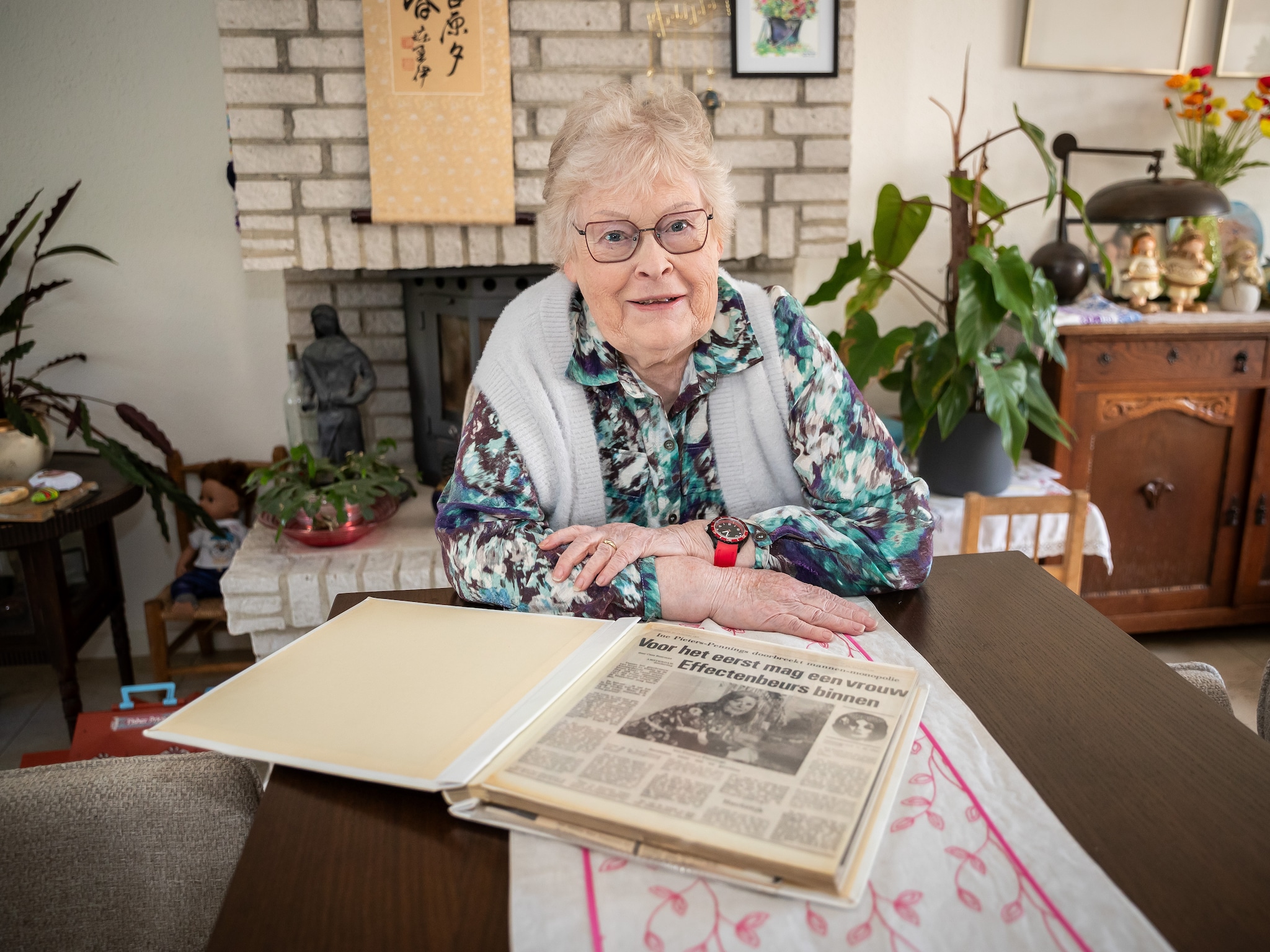 Ine Pennings was de eerste vrouw op de Amsterdamse effectenbeurs. Ine Pennings was de eerste vrouw op de Amsterdamse effectenbeurs. Foto: ED /  Charlotte Verhagen / DCI Media.