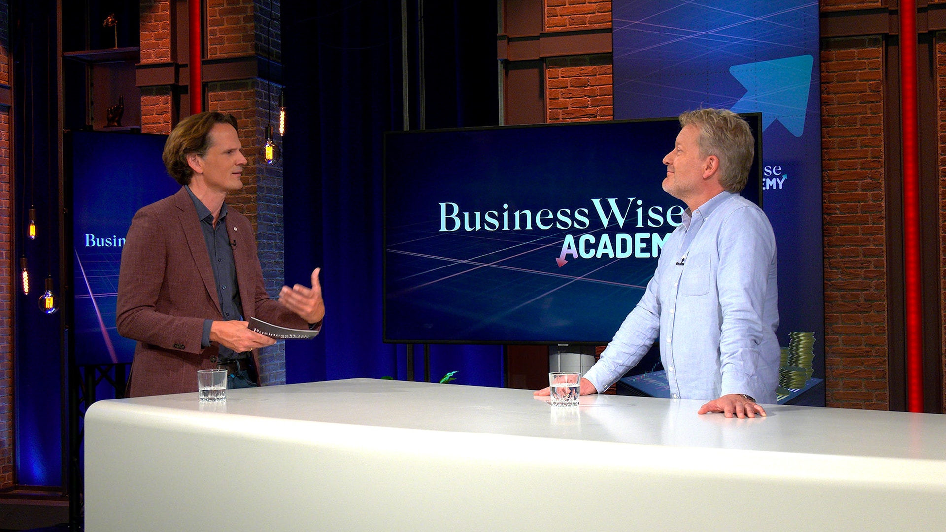 BusinessWise Academy aflevering 6, met presentator Gerben van Driel en Martijn Rozemuller. BusinessWise Academy aflevering 6, met presentator Gerben van Driel (links) en expert Martijn Rozemuller als studiogast.