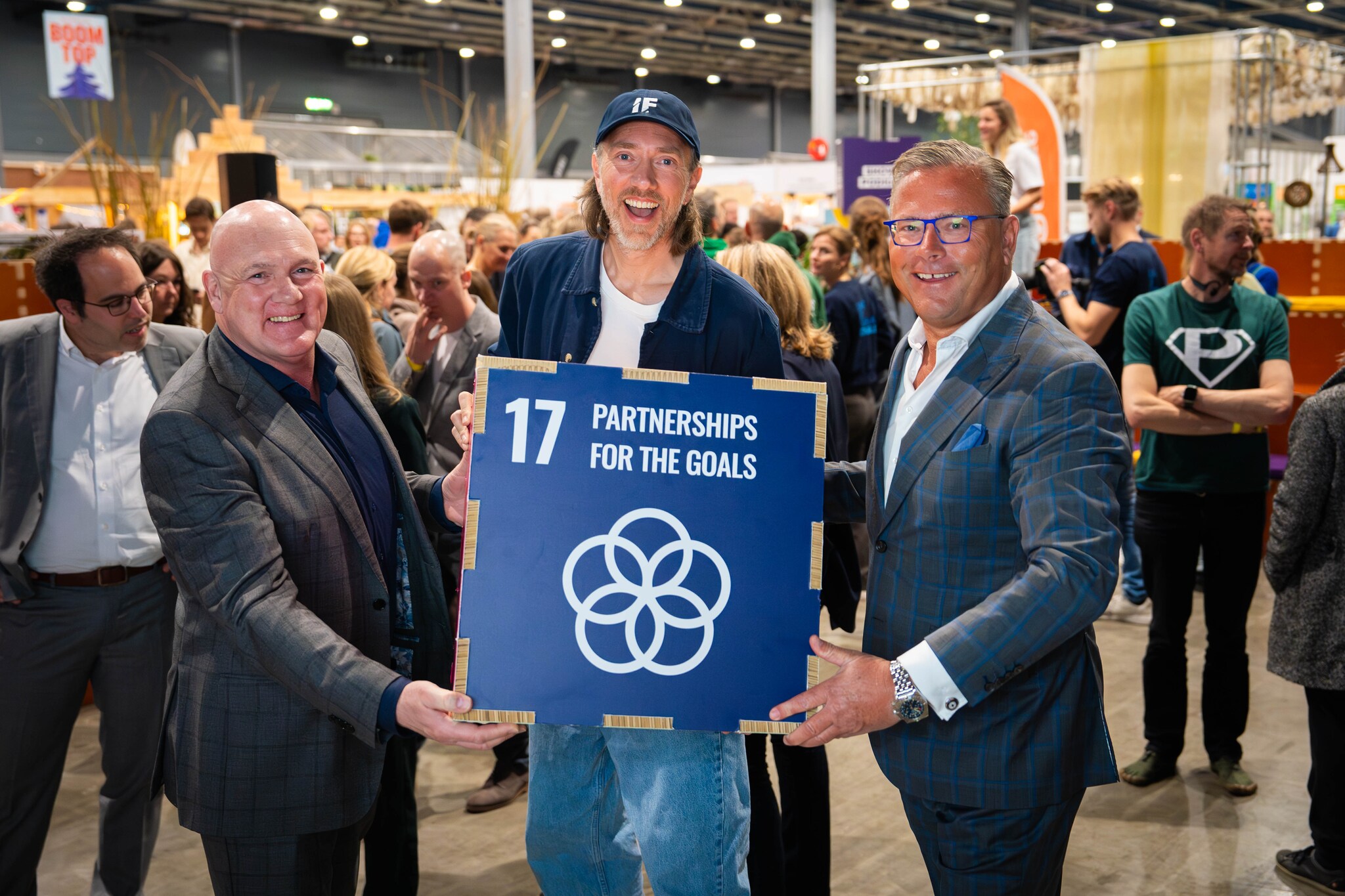 v.l.n.r.: André Kuipers, Micha van Hoorn, Jeroen van Hooff. Foto: Samuel Wagner v.l.n.r.: André Kuipers, Micha van Hoorn, Jeroen van Hooff. Foto: Samuel Wagner