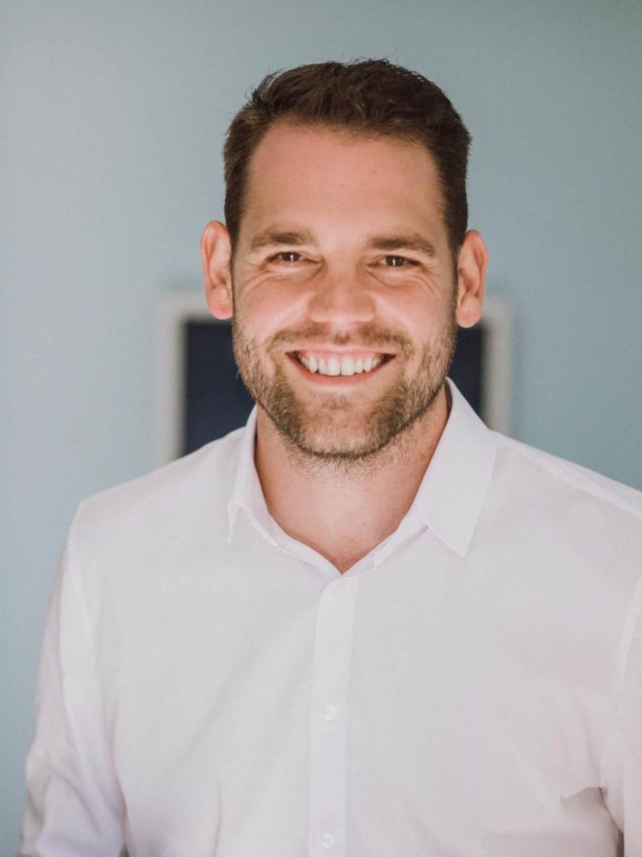 ronald ramak koos bijna failliet smart