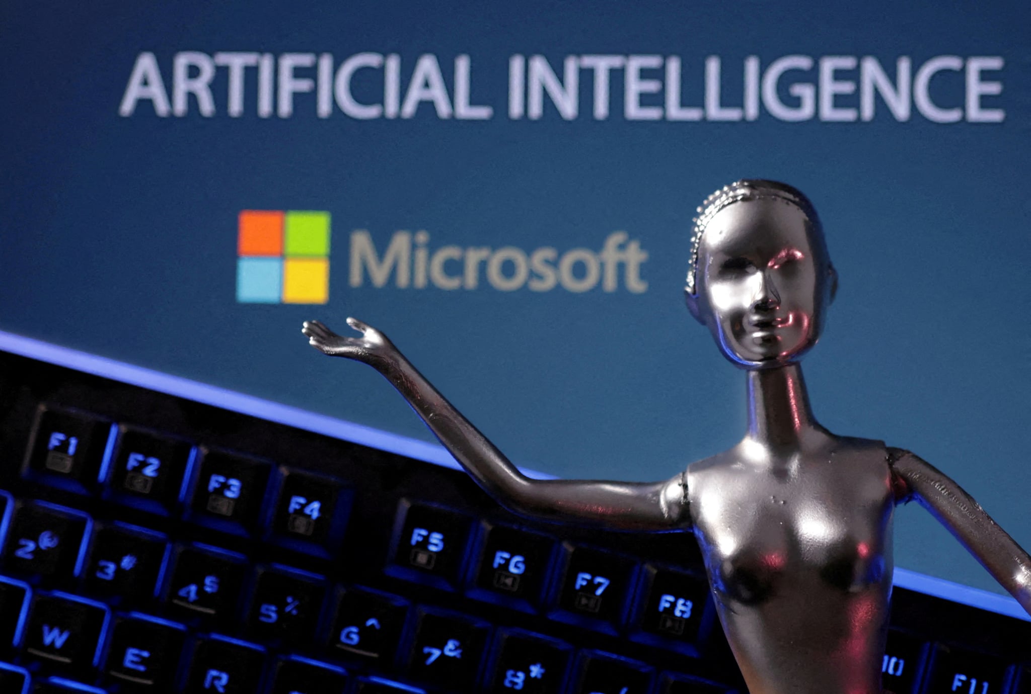 FILE PHOTO: Microsoft logo and AI Artificial Intelligence words are seen in this illustration taken, May 4, 2023. REUTERS/Dado Ruvic/Illustration/File Photo Afbeelding REUTERS