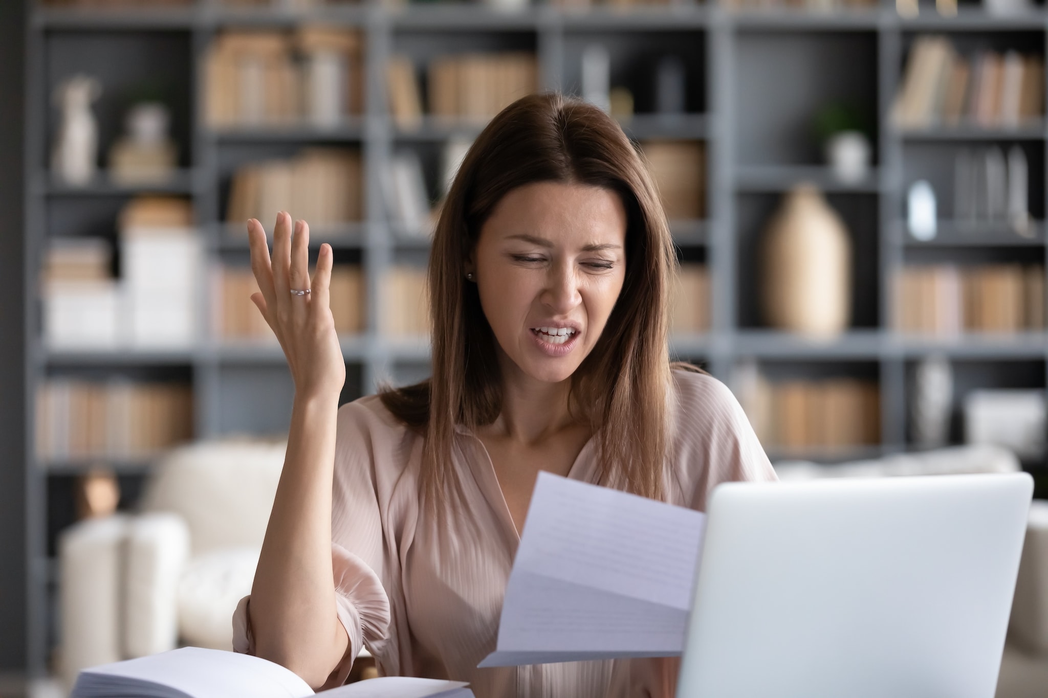 Ben jij als leider aan het zeuren, mopperen of klagen? Foto: fizkes/Shutterstock Shutterstock