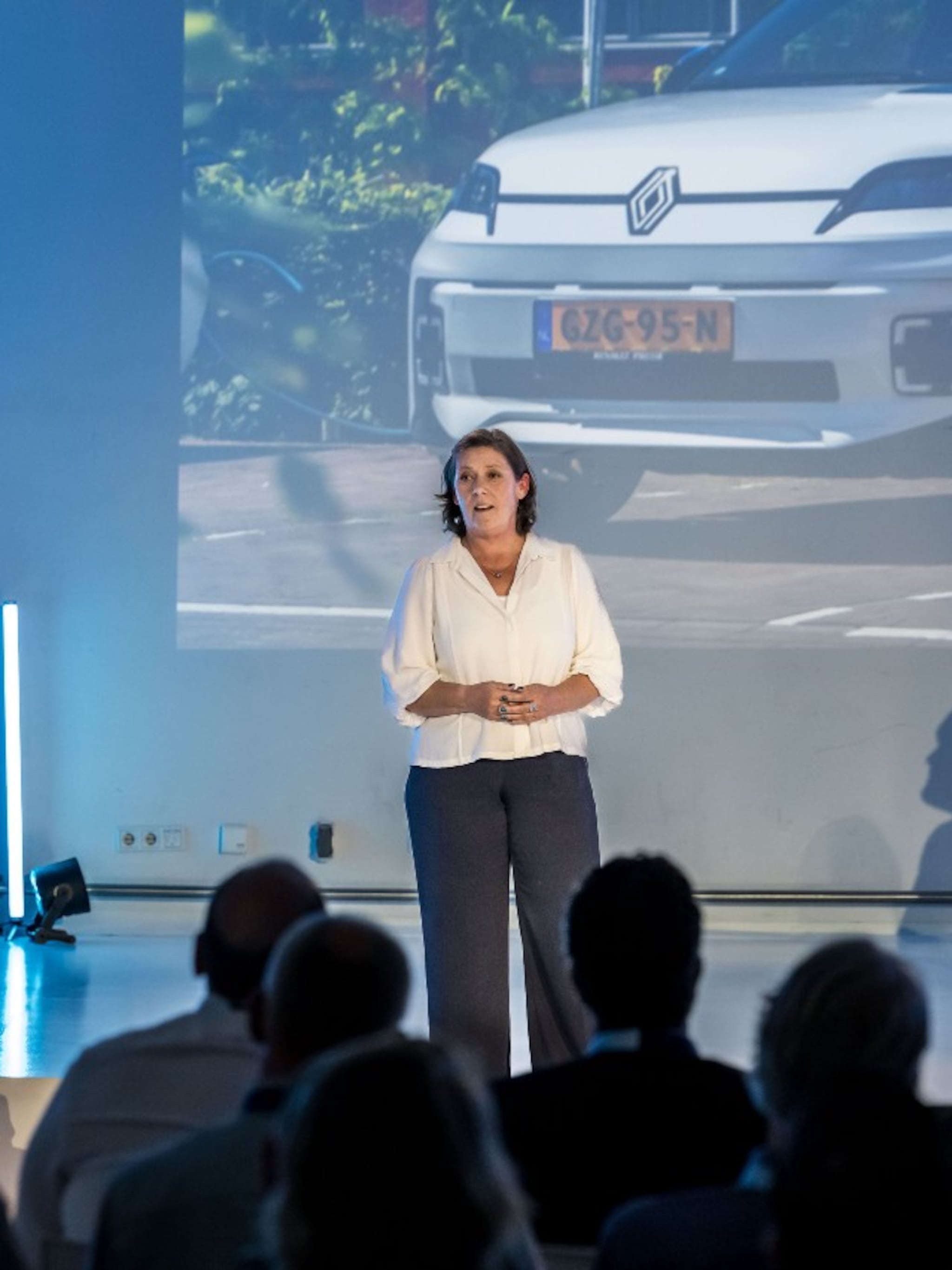 renault nederland ceo poelmann treedt af