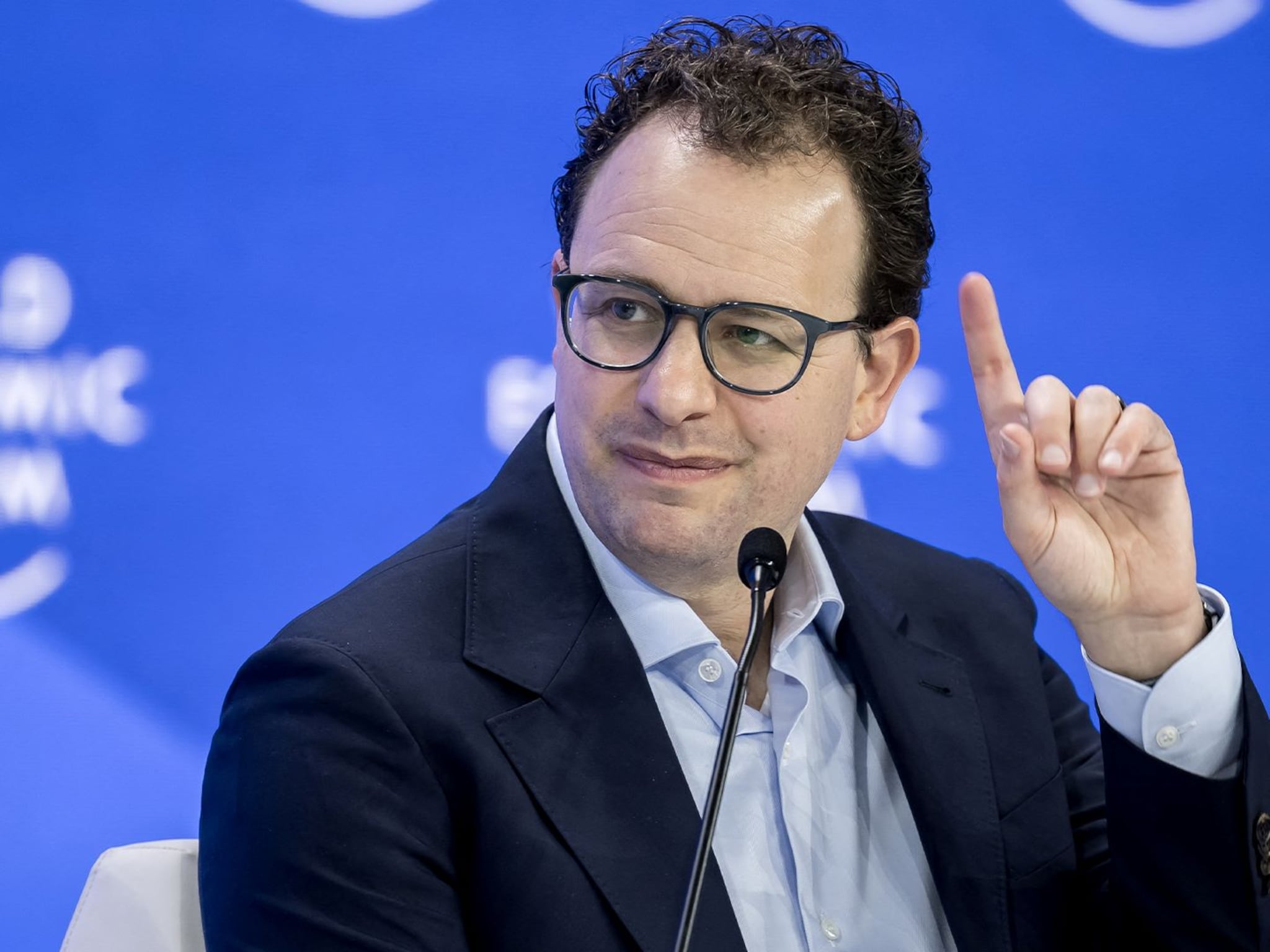 ai kan binnen vijf jaar helft van de startersbanen laten verdwijnen en deze ceo vindt dat we collectief onze kop in het zand steken