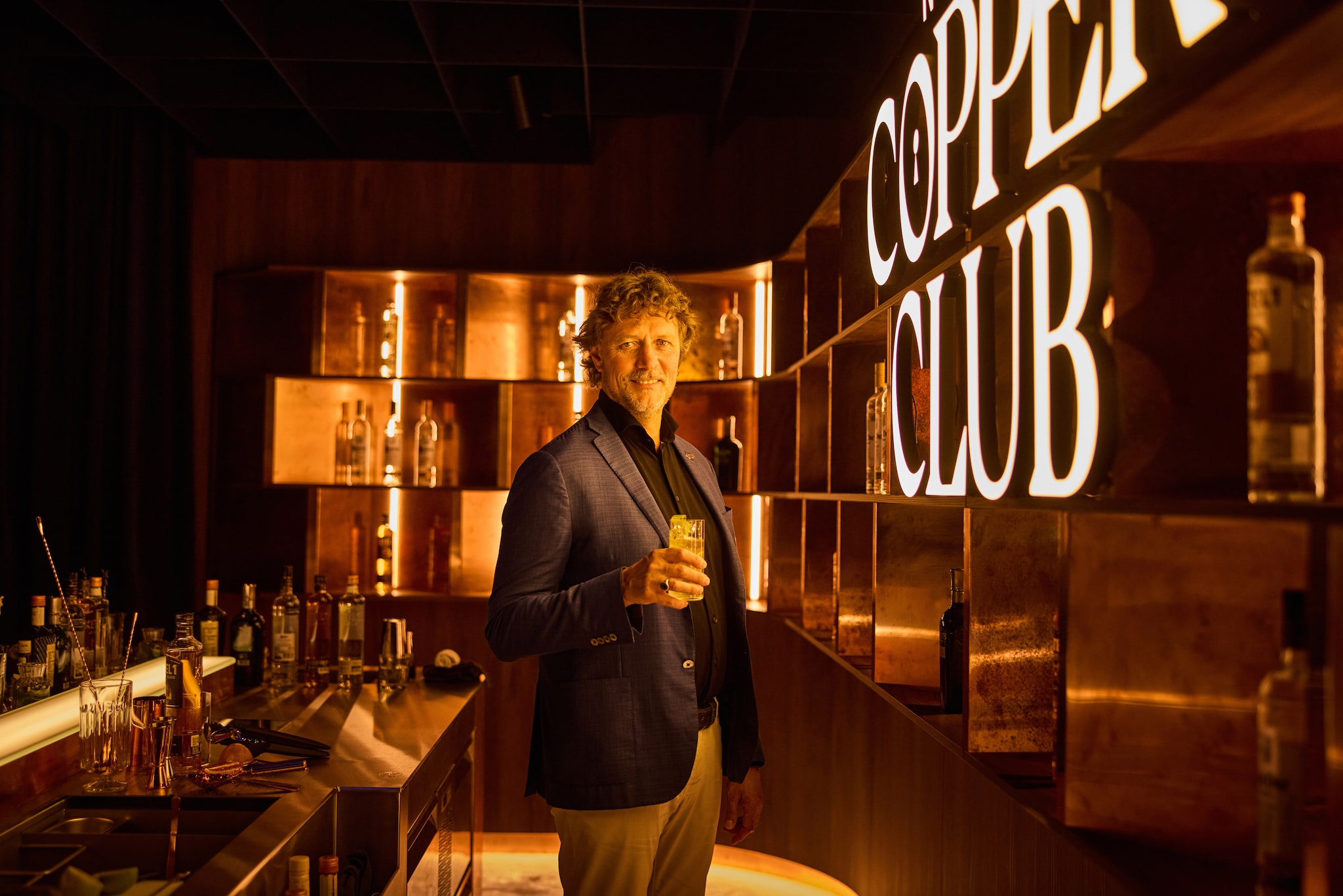 Nederland, Schiedam, 13/06/2025,

Portret van Bob Nolet.

AR20250611-0581

foto Jan de Groen. Bob Nolet in de nieuwe Nolet Copper Club in Schiedam. Foto: AD/Jan de Groen