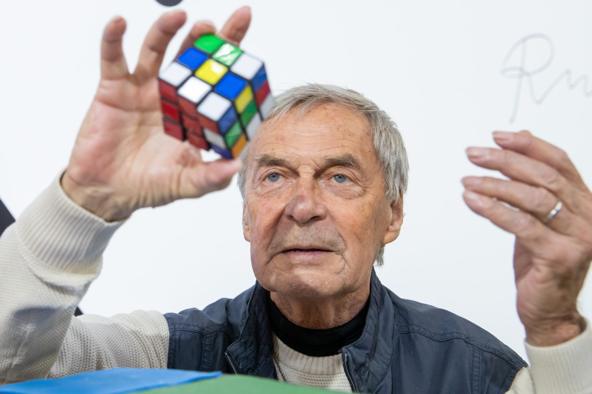 Erno Rubik, uitvinder van de Rubiks Cube. Beeld: Daniel Karmann/DPA via ZUMA Press. Erno Rubik, uitvinder van de Rubik’s Cube. Foto: Daniel Karmann/DPA/ZUMA Press.