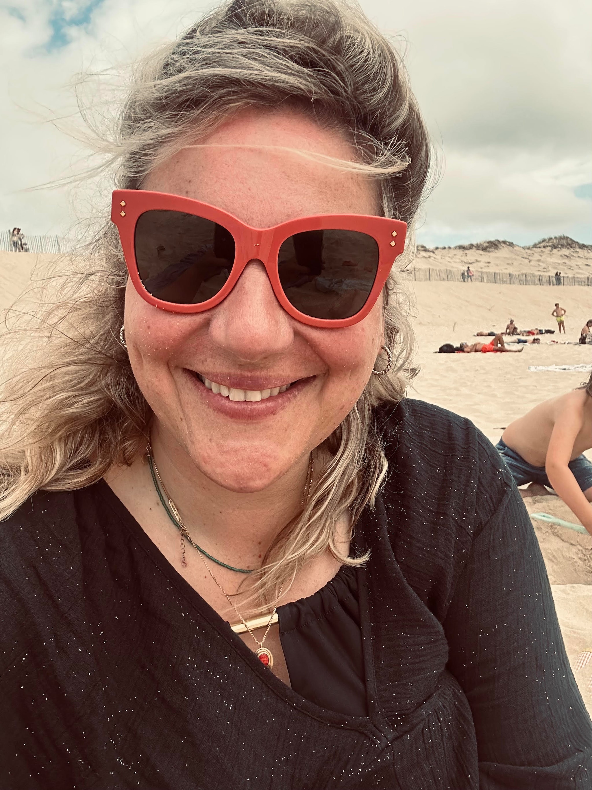 Dominique Henskens, GenZ-expert. Dominique Henskens (Sunday Bloom Collective) kijkt naar consumentengedrag van Gen Z, ziet ze reisbureaus inschakelen en vraagt zich af: liggen daar kansen voor ook andere branches?