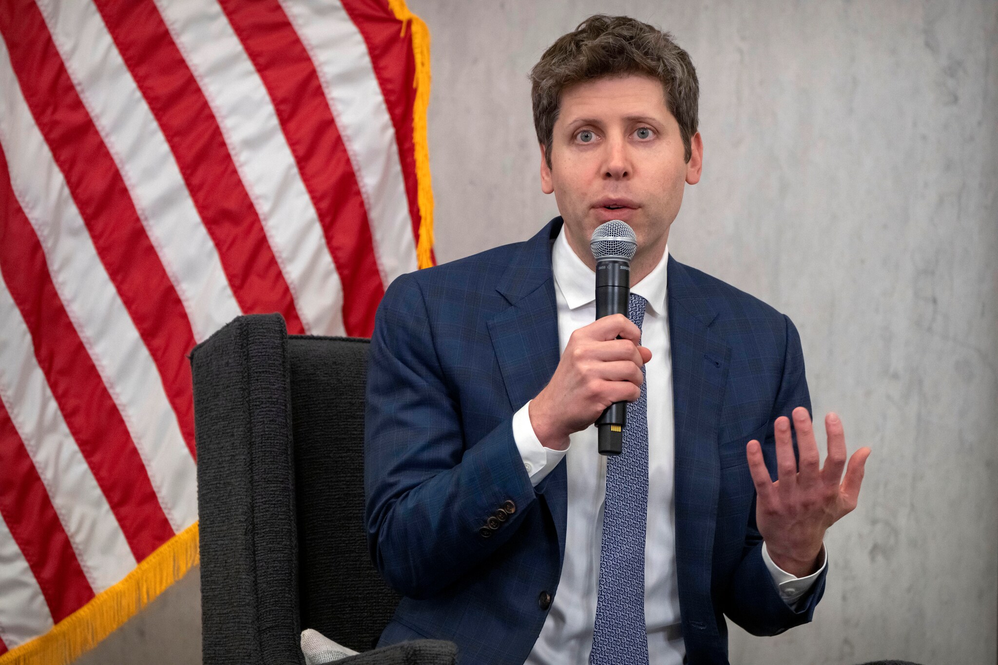 OpenAI CEO Sam Altman speaks during a discussion at the Federal Reserve Integrated Review of the Capital Framework for Large Banks Conference at the Federal Reserve in Washington, Tuesday, July 22, 2025. (AP Photo/Mark Schiefelbein) OpenAI-CEO Sam Altman. Foto: AP.
