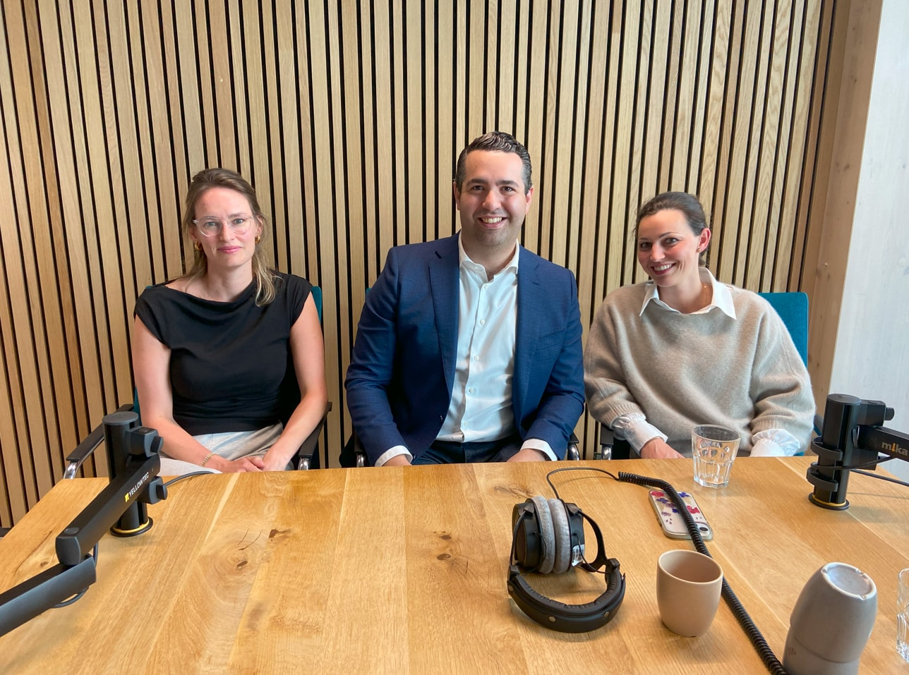Margreeth Pape van Intergamma, presentator Olivier de Neve en Sherilyn Hundersmarck van ESG Boutique. Foto: BusinessWise. Margreeth Pape van Intergamma, presentator Olivier de Neve en Sherilyn Hundersmarck van ESG Boutique. Foto: BusinessWise.