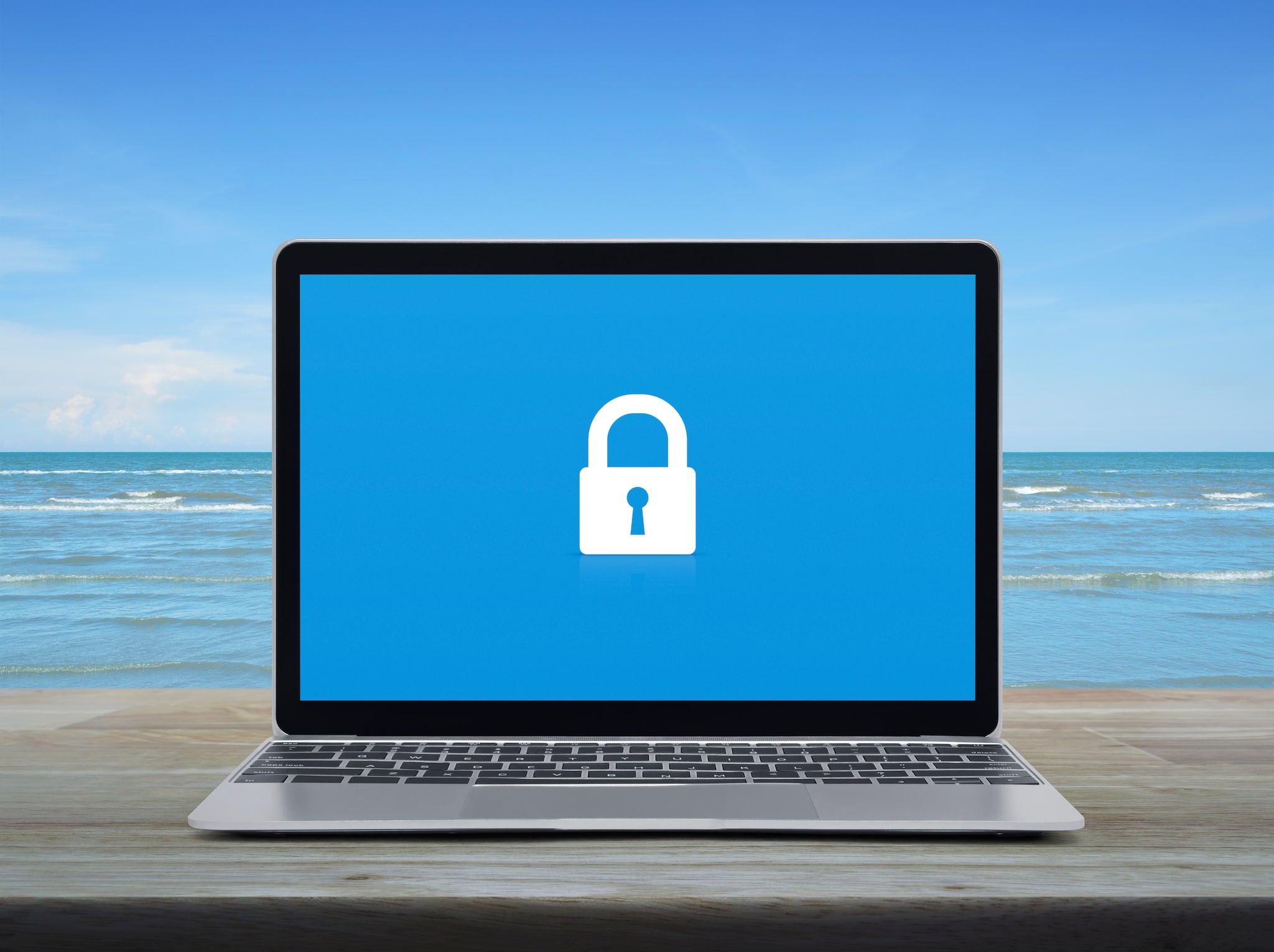 Cybersecurity vraagt niet alleen in de zomer om aandacht. Beeld: Shutterstock Cybersecurity vraagt niet alleen in de zomer om aandacht. Beeld: Shutterstock