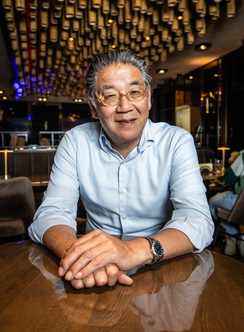 Won Yip Topman Won Yip: ‘We zijn in Nederland te veel bezig met regels en bureaucratie: hoe kunnen we dingen zo moeilijk mogelijk maken?’ Foto: Inge Mol.