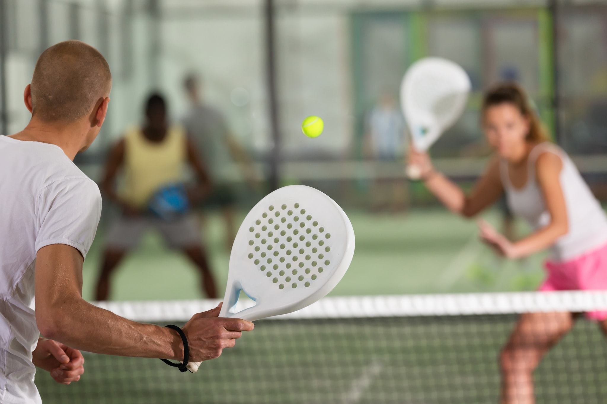 Hoe padel kan helpen bij teambuilding. Foto: Shutterstock Hoe padel kan helpen bij teambuilding. Foto: Shutterstock