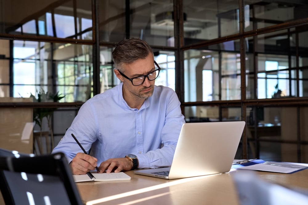KVK past begin september de SBI-codes aan. Ondernemers moeten deze voor het eind van de maand actualiseren. Foto: Shutterstock KVK past dit weekend miljoenen SBI-codes aan. Foto: Shutterstock.