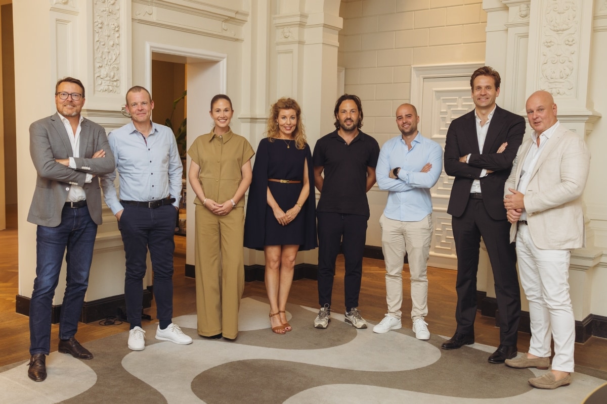 Constantijn van Oranje-Nassau (Special Envoy Techleap), Andreas Barth (CEO Riverty), Bibi Jorissen (founder Umob), Suzan Eikelenstam (founder Webhelden), Adriaan Mol (founder Mollie), Rob van den Heuvel (founder Sendcloud), Minister of Economic Affairs Vincent Karremans, Kees de Jong (founder nlgroeit). V.l.n.r. tijdens de Patrons of Commerce: Constantijn van Oranje-Nassau (Special Envoy Techleap), Andreas Barth (CEO Riverty), Bibi Jorissen (founder Umob), Suzan Eikelenstam (founder Webhelden), Adriaan Mol (founder Mollie), Rob van den Heuvel (founder Sendcloud), demissionair EZ-minister Vincent Karremans en Kees de Jong (founder nlgroeit). Foto: ANP