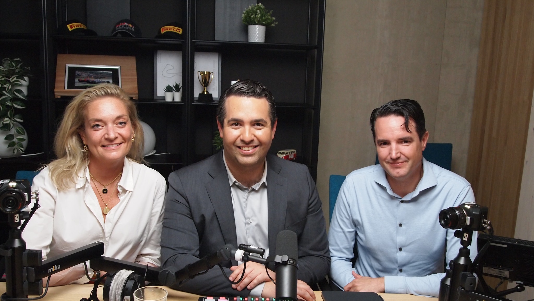 V.l.n.r, Vanessa Hofland (Monks Nederland) met Olivier de Neve en Tomas van den Nieuwendijk (Conclusion AI 360). BusinessWise