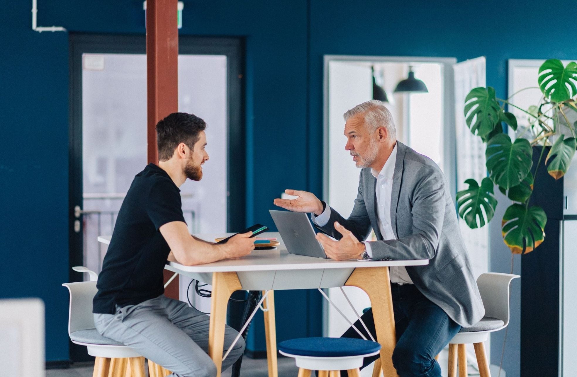 Hoe is en blijft een werknemer tevreden binnen jouw team in die eerste belangrijke weken? We vroegen het twee experts. Hoe is en blijft een werknemer tevreden binnen jouw team in die eerste belangrijke weken? We vroegen het twee experts. Foto: Christin Klose/dpa-tmn