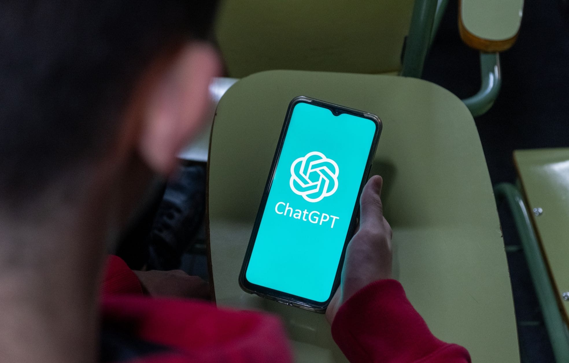 Meer dan 70 procent van de ChatGPT-vragen heeft niets te maken met werk. Meer dan 70 procent van de ChatGPT-vragen heeft niets te maken met werk. Foto: Shutterstock