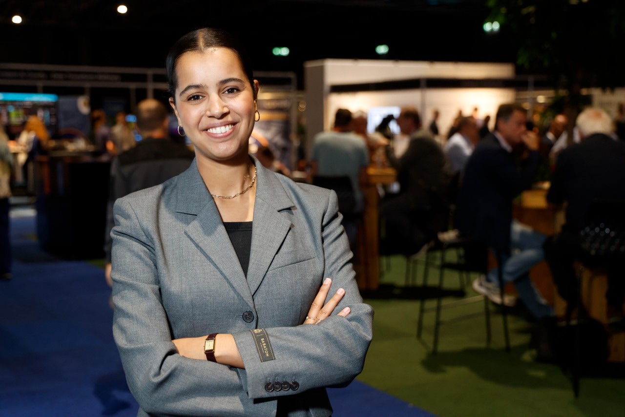 Noelle Cicilia, AI Person of the Year. Noelle Cicilia, AI Person of the Year en co-founder van Brush AI, was een van de sprekers bij de Data Expo. Foto: Ruud Voest.