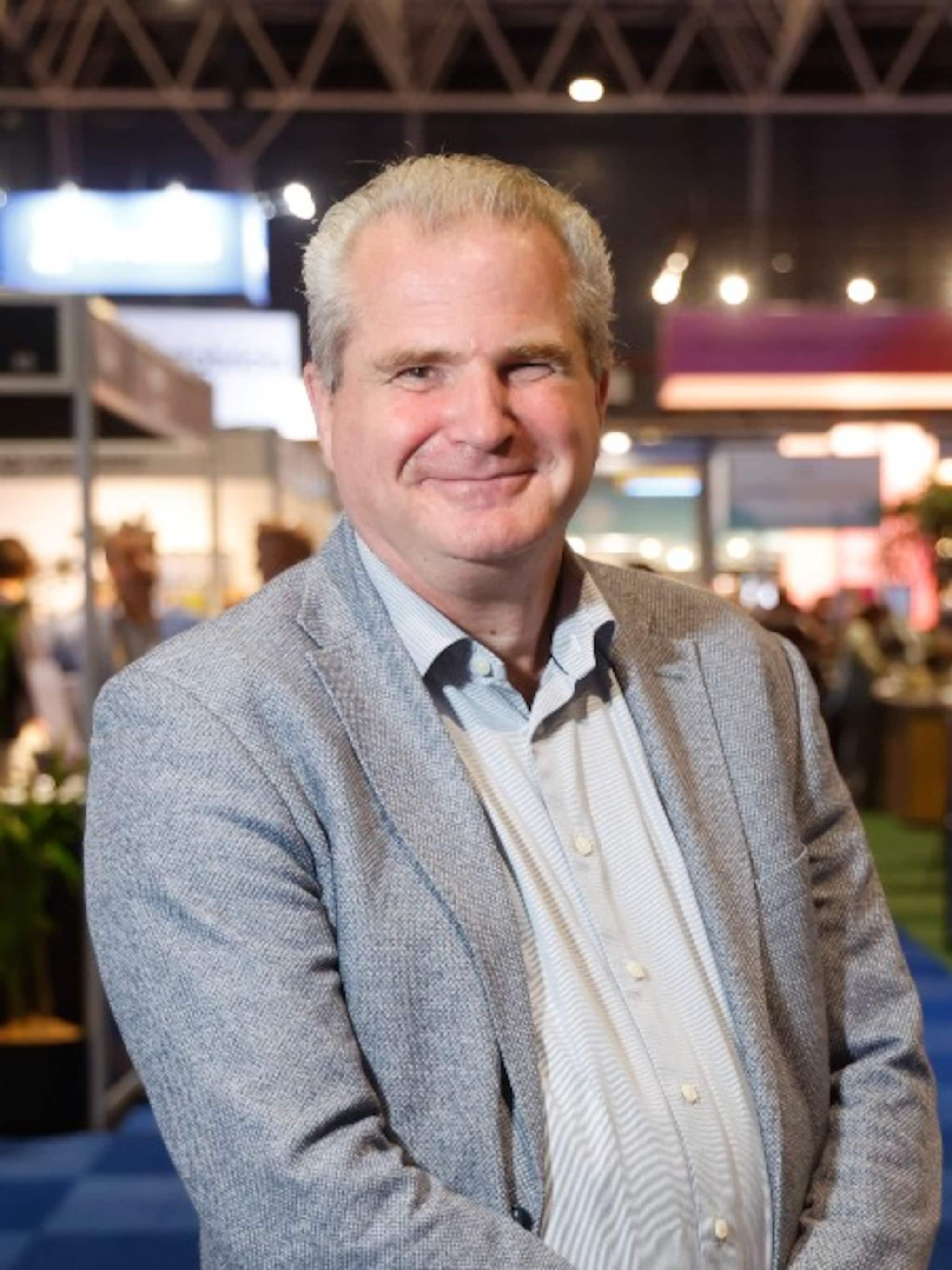 data ai gis jeroen van winden esri