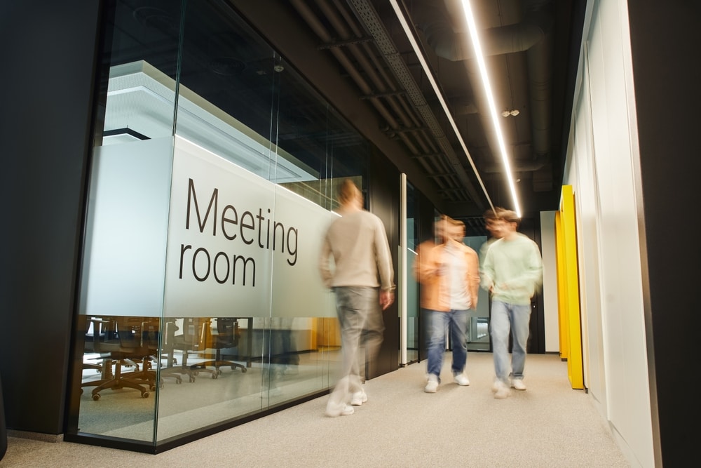 78% van werknemers zegt wel eens aan een nutteloos overleg te hebben deelgenomen. 71% vindt vergaderingen te lang duren. Meer dan de helft (60%) voelt zich na een vergadering minder productief. Foto: Shutterstock 78% van werknemers zegt wel eens aan een nutteloos overleg te hebben deelgenomen. 71% vindt vergaderingen te lang duren. Meer dan de helft (60%) voelt zich na een vergadering minder productief. Foto: Shutterstock