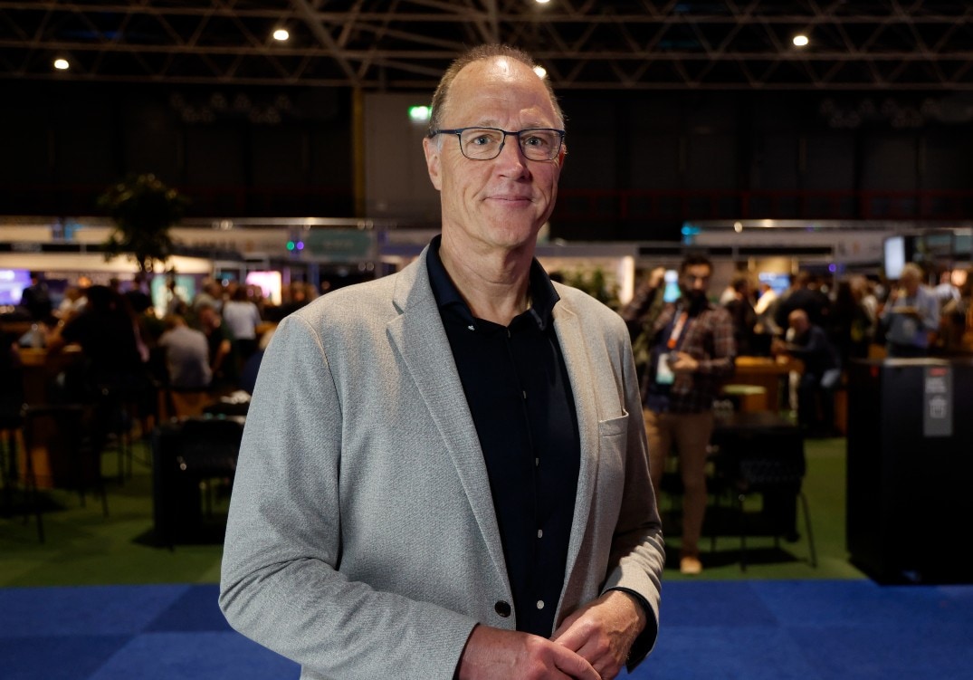 Hoogleraar Frans Feldberg van de Vrije Universiteit Amsterdam. Frans Feldberg, hoogleraar data en AI-gedreven Business Innovation aan de Vrije Universiteit Amsterdam, tijdens de Data Expo. Foto: Ruud Voest.