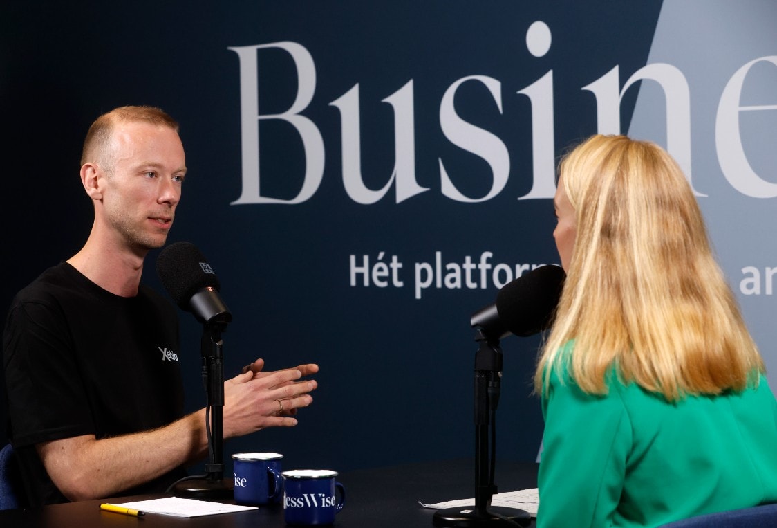 Steven Nooijen van Xebia in gesprek met Justine Wolters, voor de podcast Data Days. Steven Nooijen van Xebia in gesprek met Justine Wolters, voor de podcast Data Days. Foto: Ruud Voest.
