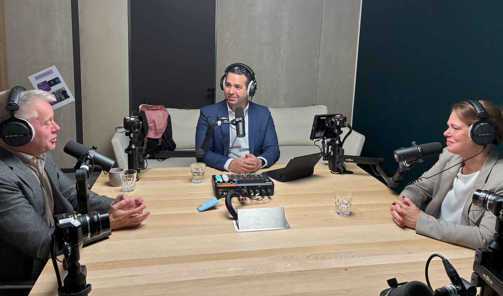 Olivier de Neve met GenZ-expert Jos Ahlers en Ingrid van Tienen, directeur van talentontwikkelaar Ormit Talent  BusinessWise