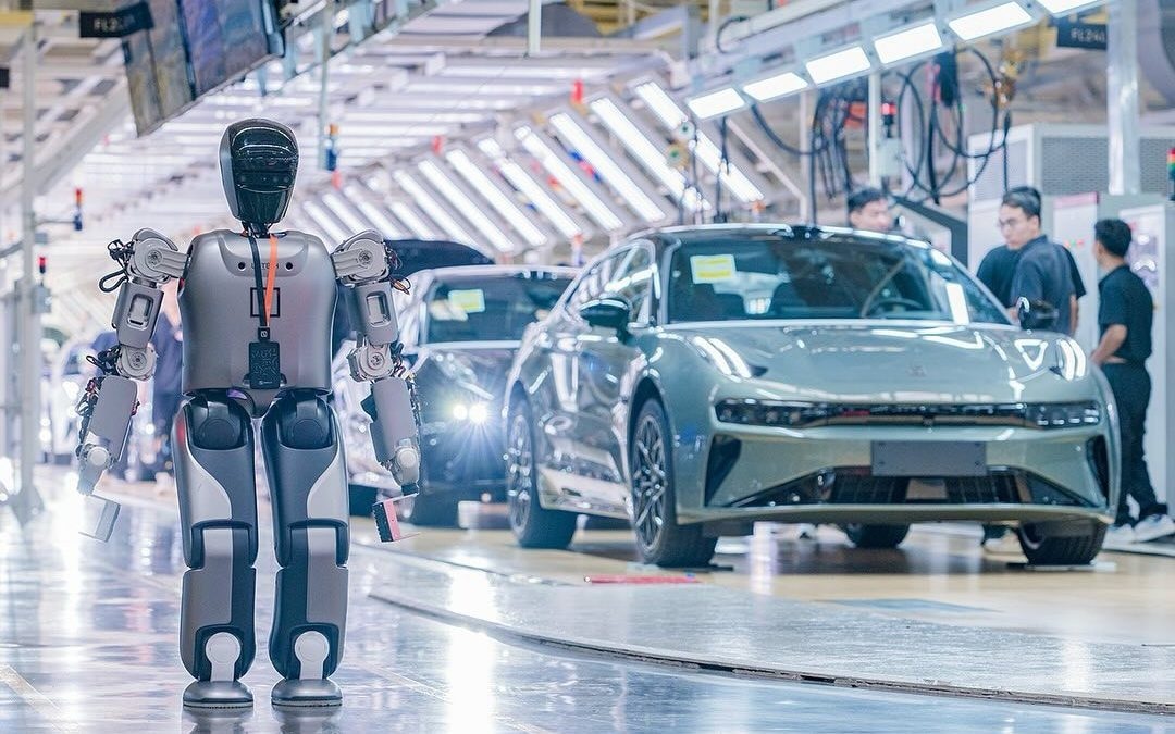 Robotisering in automotive frabrieken in China Dit is geen AI-afbeelding. Dit is de ZEEKR-fabriek in China. Foto: AFP (en nee, dus geen AI-afbeelding).