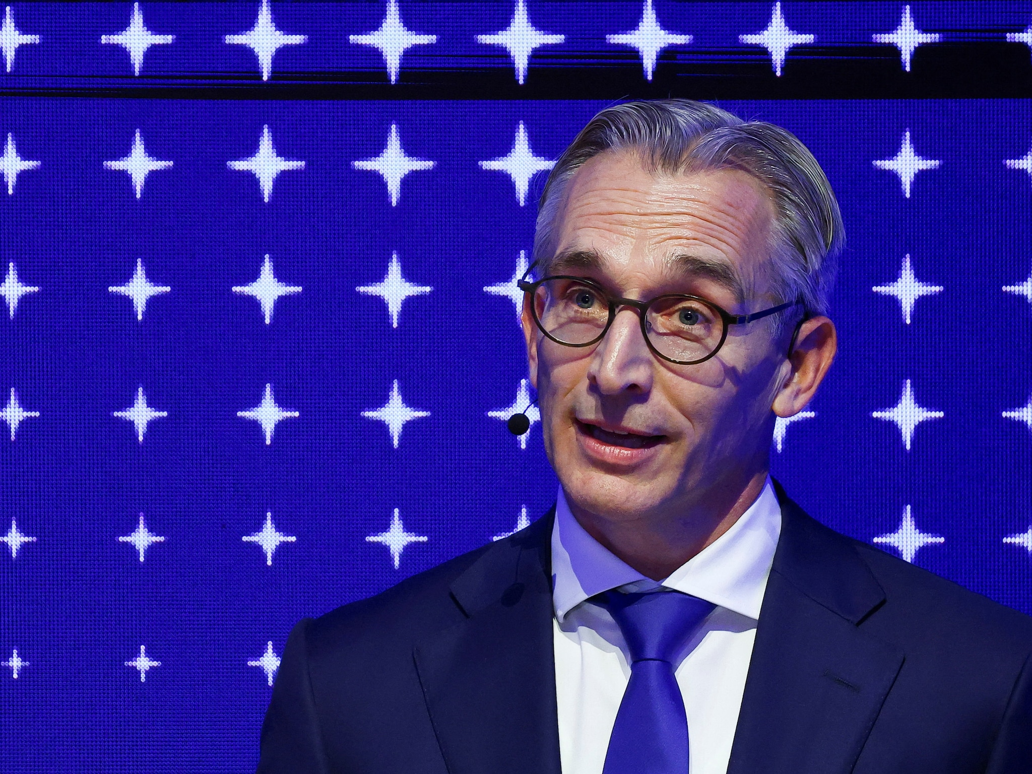 philips ceo roy jakobs wortels houden in nederland