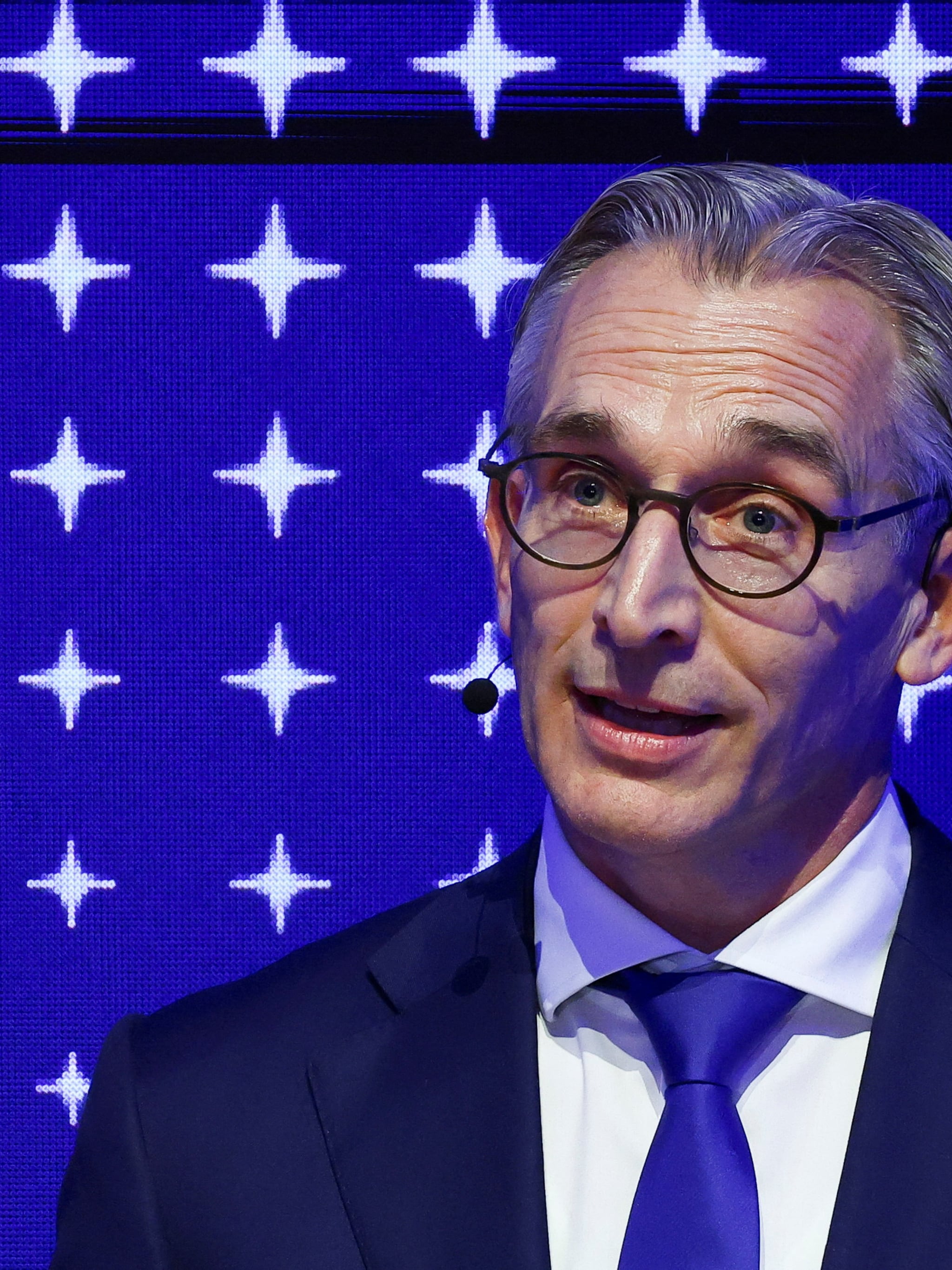 philips ceo roy jakobs wortels houden in nederland