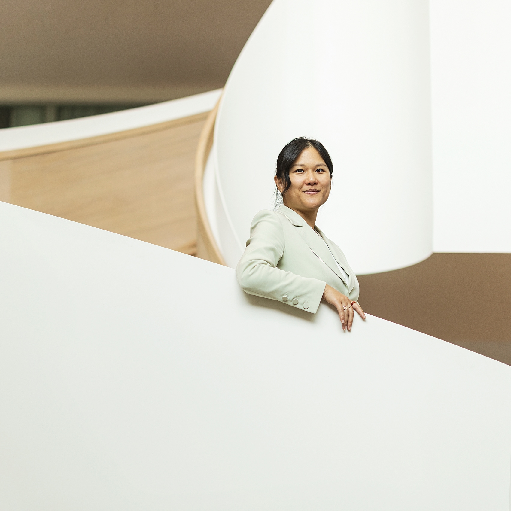 Karen Hao: ‘AI onvermijdelijk? Het draait om menselijk handelen.’ Malou van Breevoort