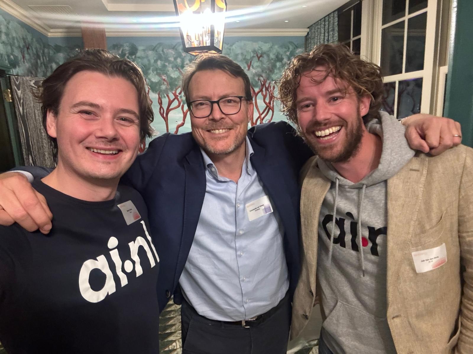 Remy Gieling, prins Constantijn van Oranje-Nassau en Job van den Berg ontmoeten elkaar in San Francisco. AI.nl