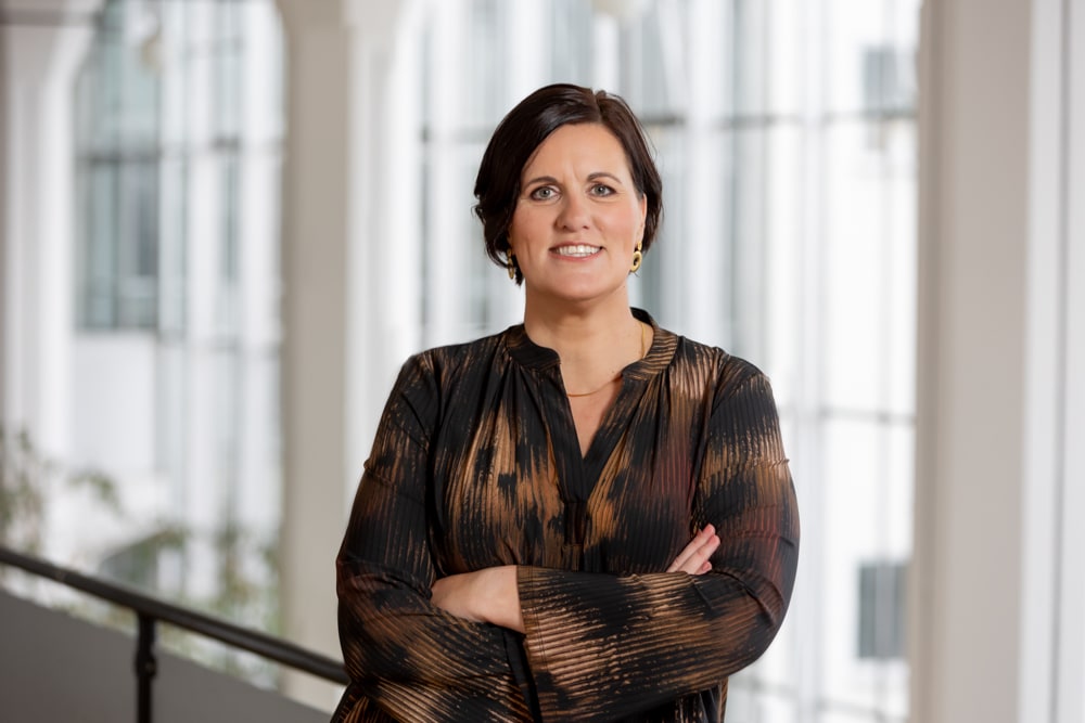 Laura Bon ICM-directeur Laura Bon: ‘Jonge mensen kijken naar de zijnsvraag: wie ben ik? Wat voeg ik toe? Vanuit welke waarden wil ik leven, en hoe sluit mijn werk daarop aan?’ Foto: ICM.