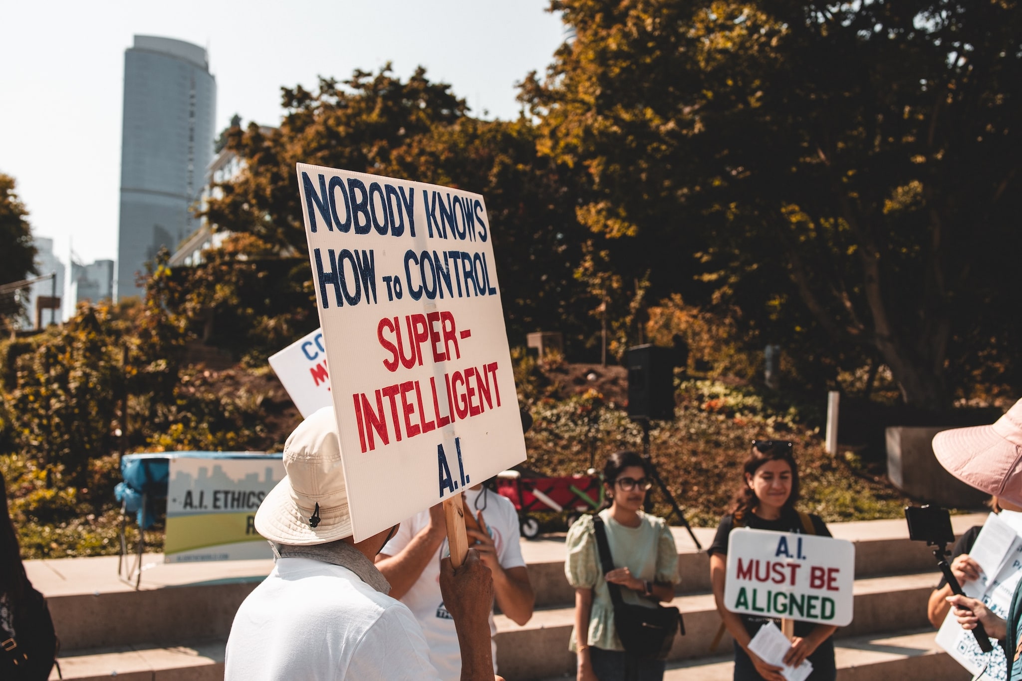 Een demonstratie tegen superintelligent AI in Vancouver (Can). Foto: Margarita Young/Shutterstock Een demonstratie tegen superintelligent AI in Vancouver. Foto: Margarita Young/Shutterstock