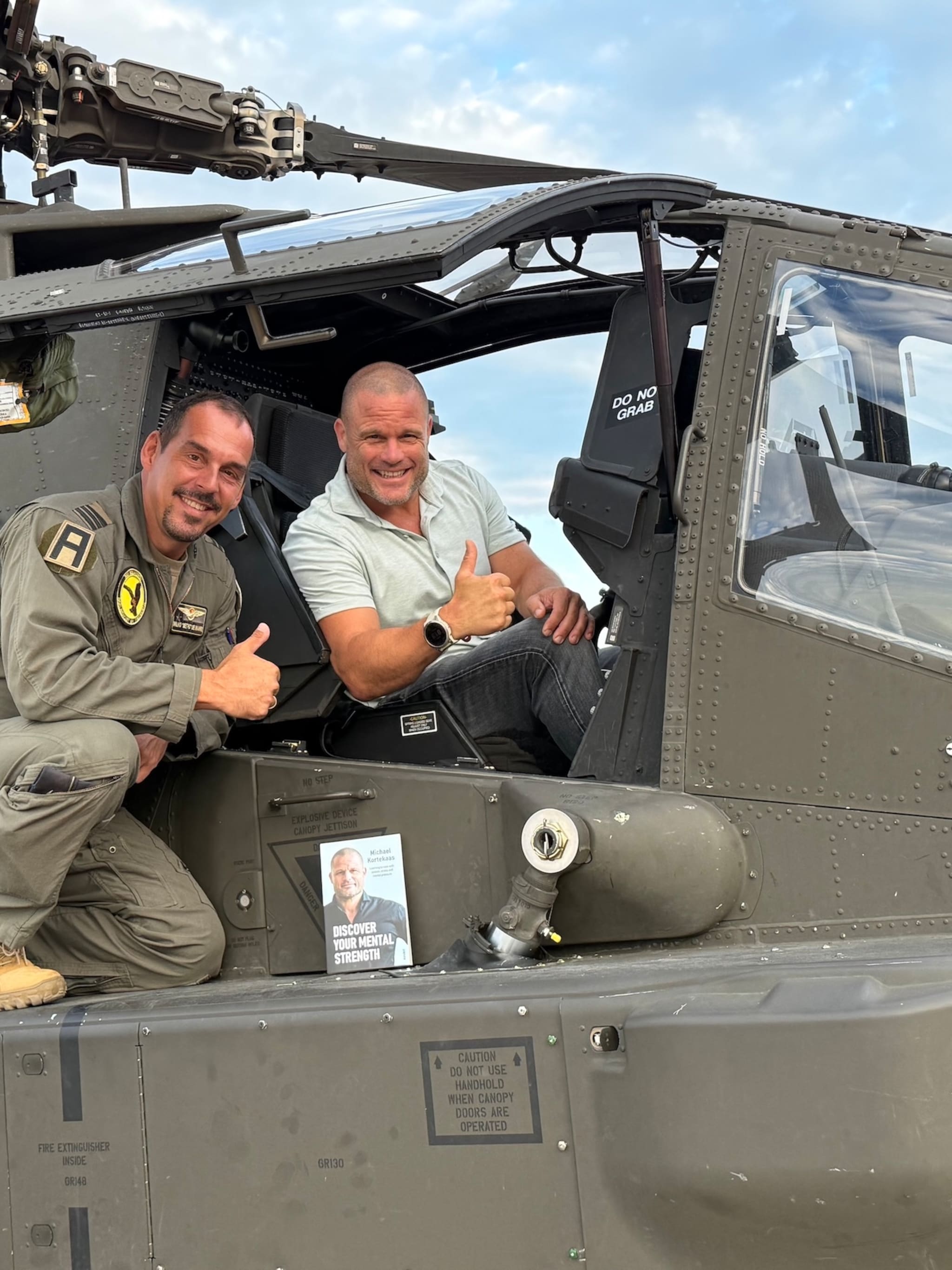 michael kortekaas hunted mentale lessen 302 squadron