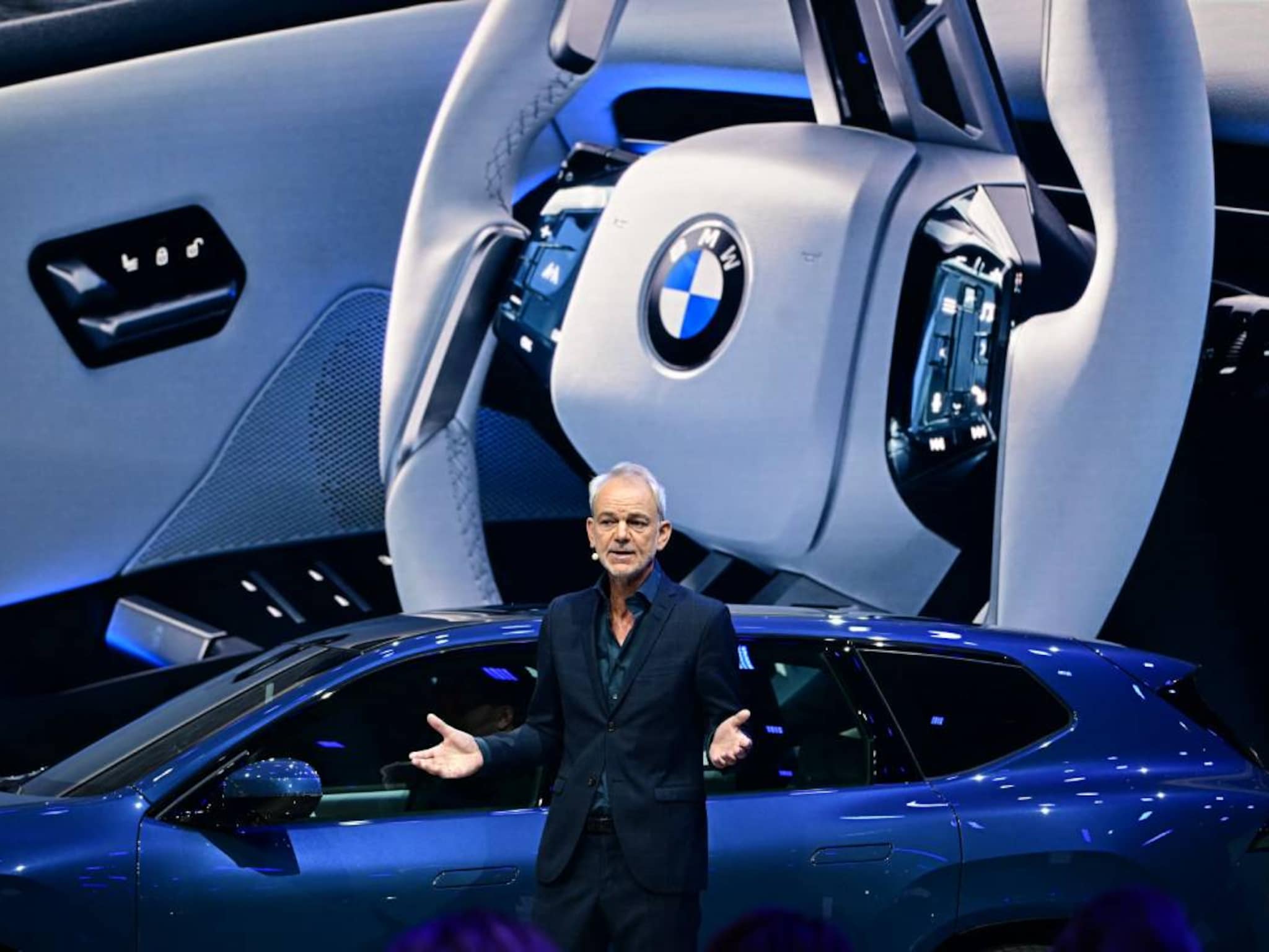 bmw designer adrian van hooydonk innovatie auto