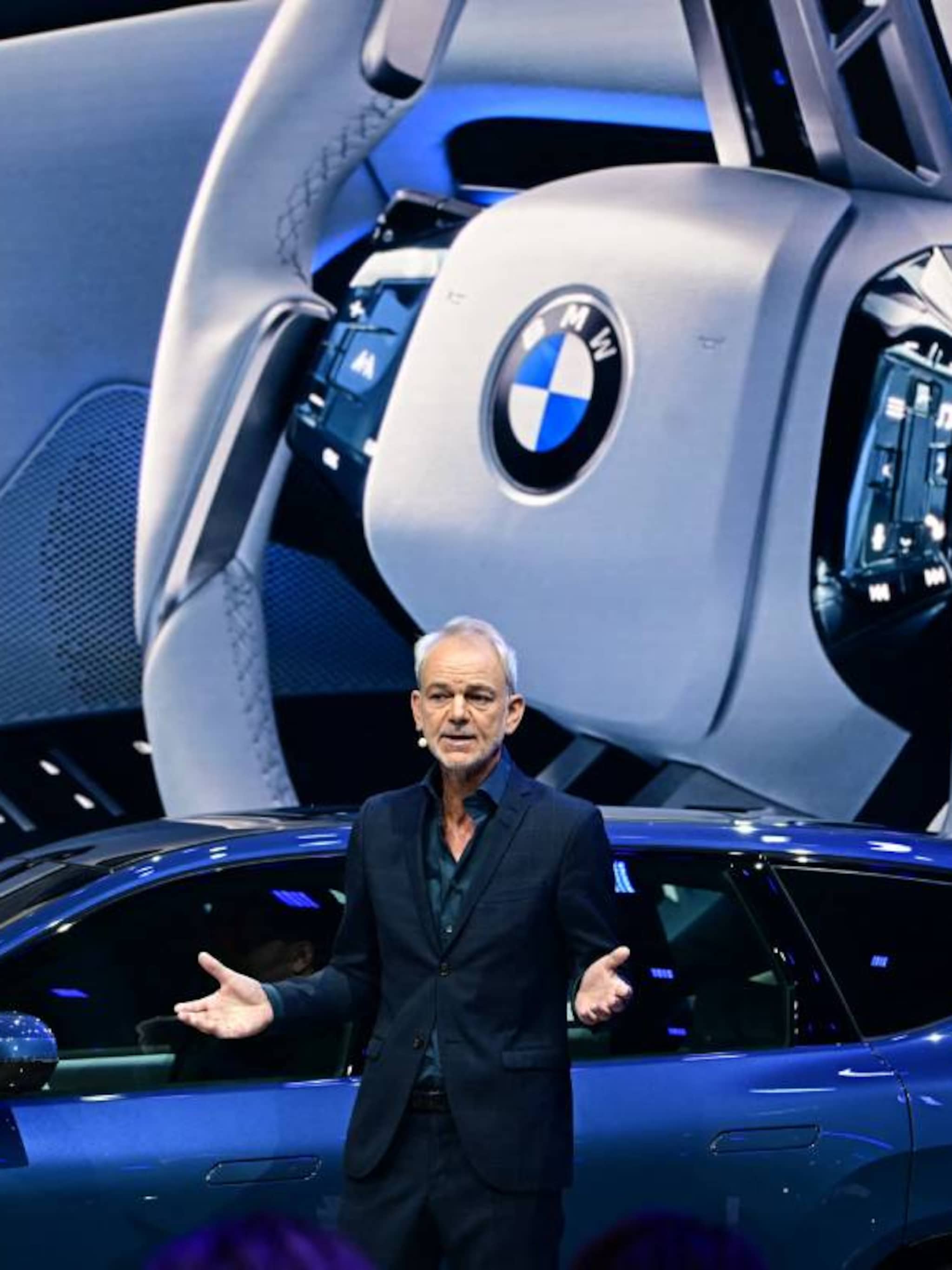 bmw designer adrian van hooydonk innovatie auto