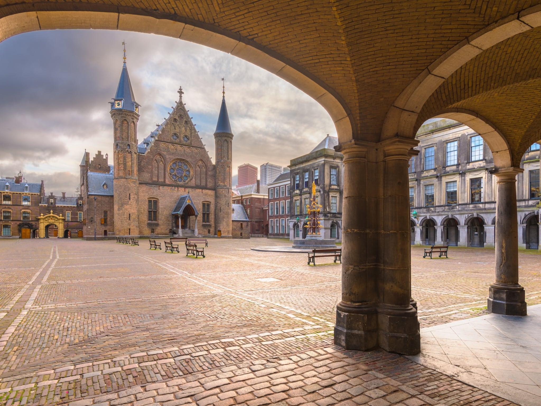 een minister van digitale zaken moet power krijgen er moet serieus geld naartoe