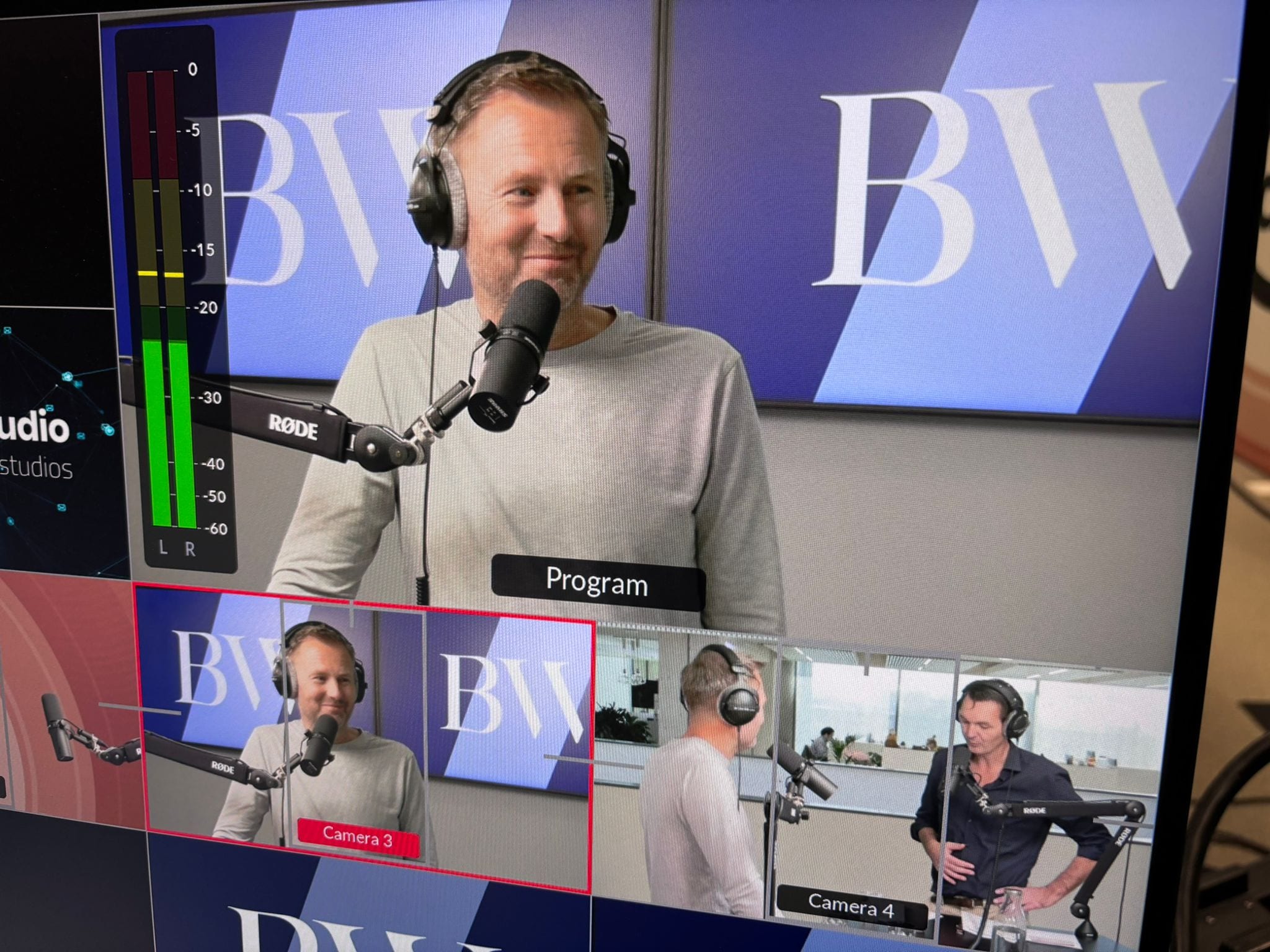 Quintin Schevernels in At the Top, met Paul van Riessen. Foto: BusinessWise Een kijkje op het regiescherm van de BusinessWise-studio, met Quintin Schevernels en Paul van Riessen.