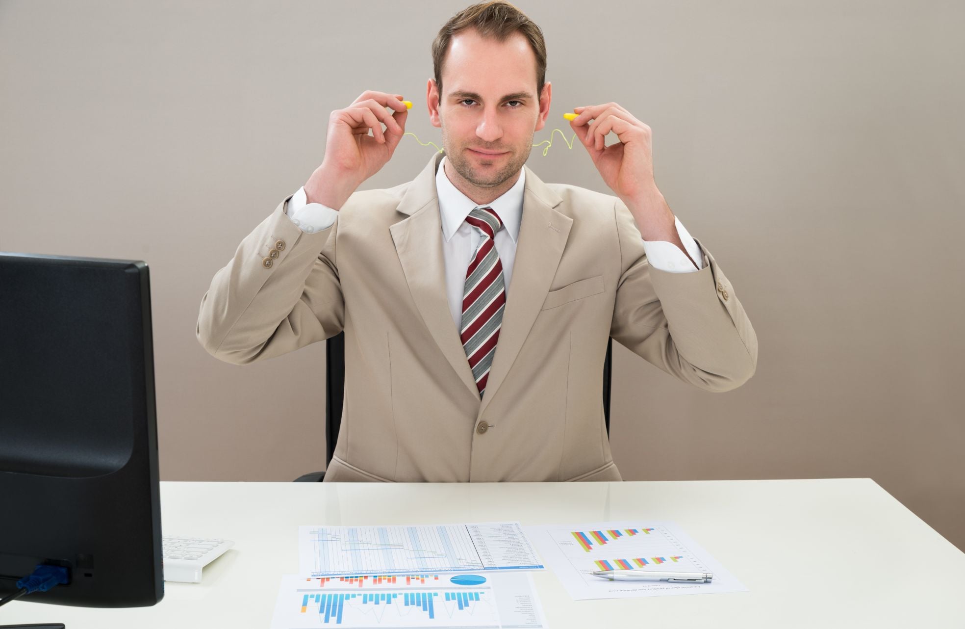 Wat kan een werkgever doen tegen geluidsoverlast op de werkvloer? Wat kan een werkgever doen tegen geluidsoverlast op de werkvloer? Foto: Shutterstock