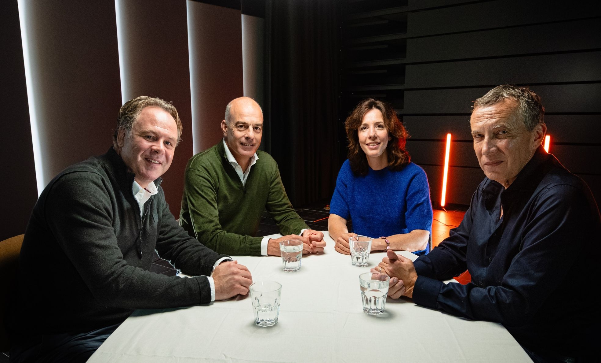 Aan tafel bij Thomas Hendriks. Aan tafel bij Thomas Hendriks. Foto: Hessel Versteeg